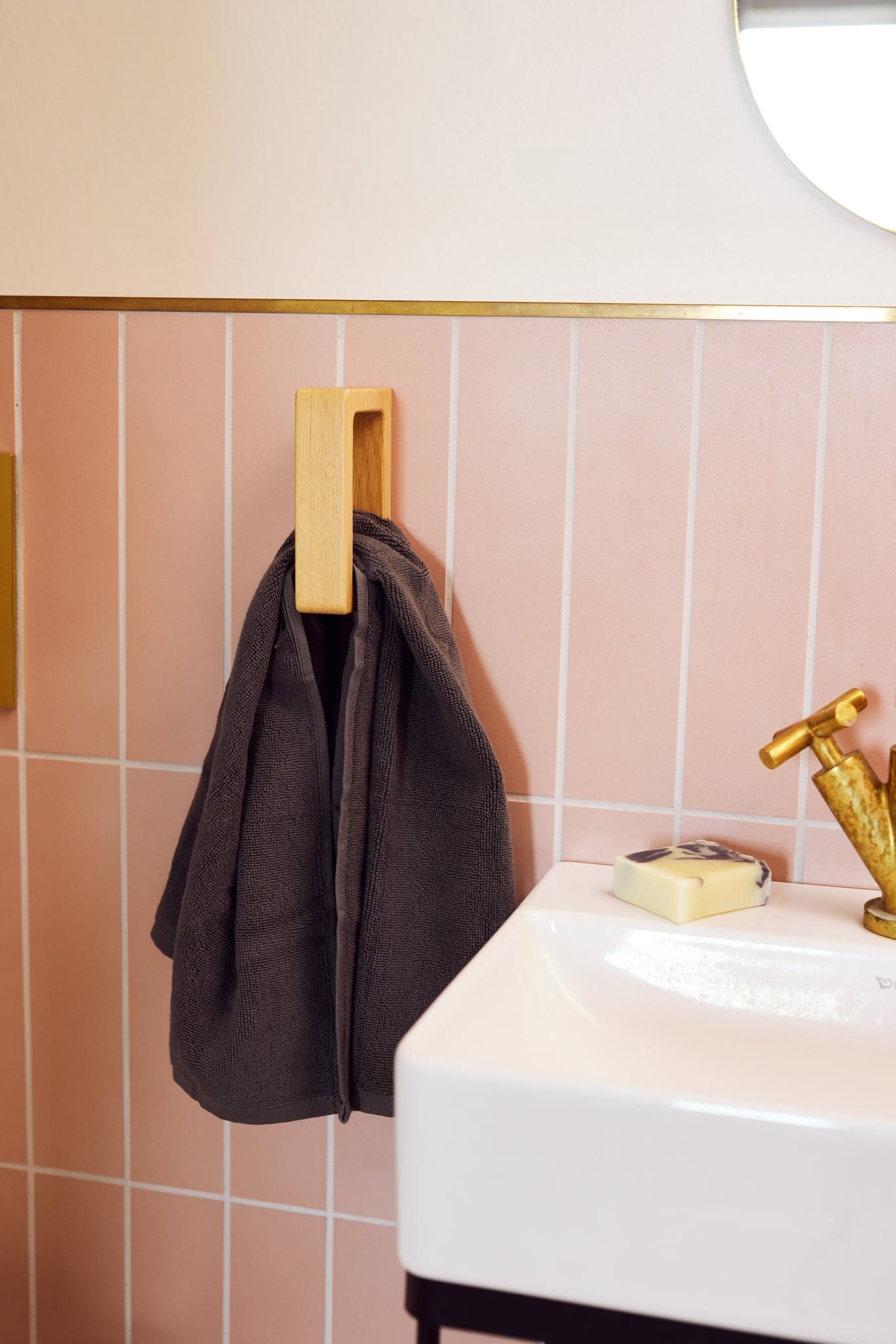 Towel Grip | Handdukshållare i Ek