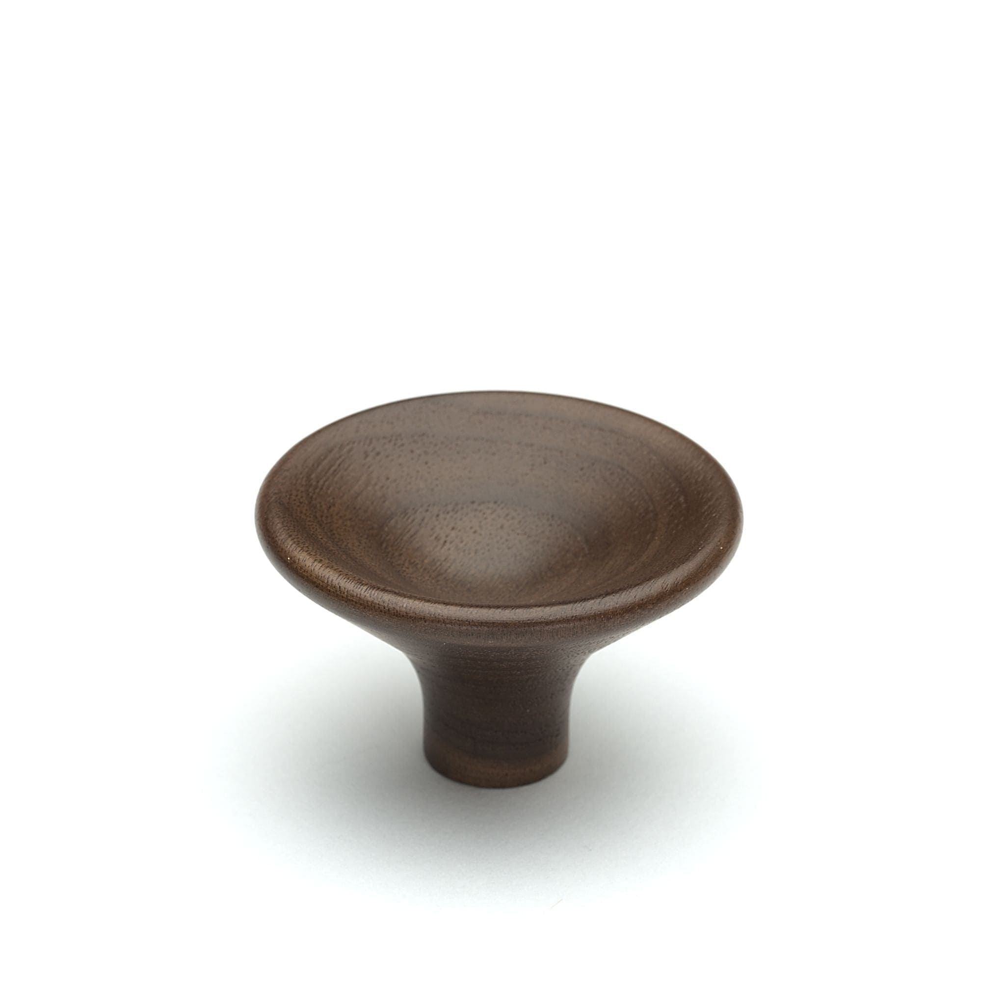 Grape | Møbelknop eller Knage i Lakeret Valnød Ø 38 mm x D 23 mm Vonsild VS-109320038-292 FINICC