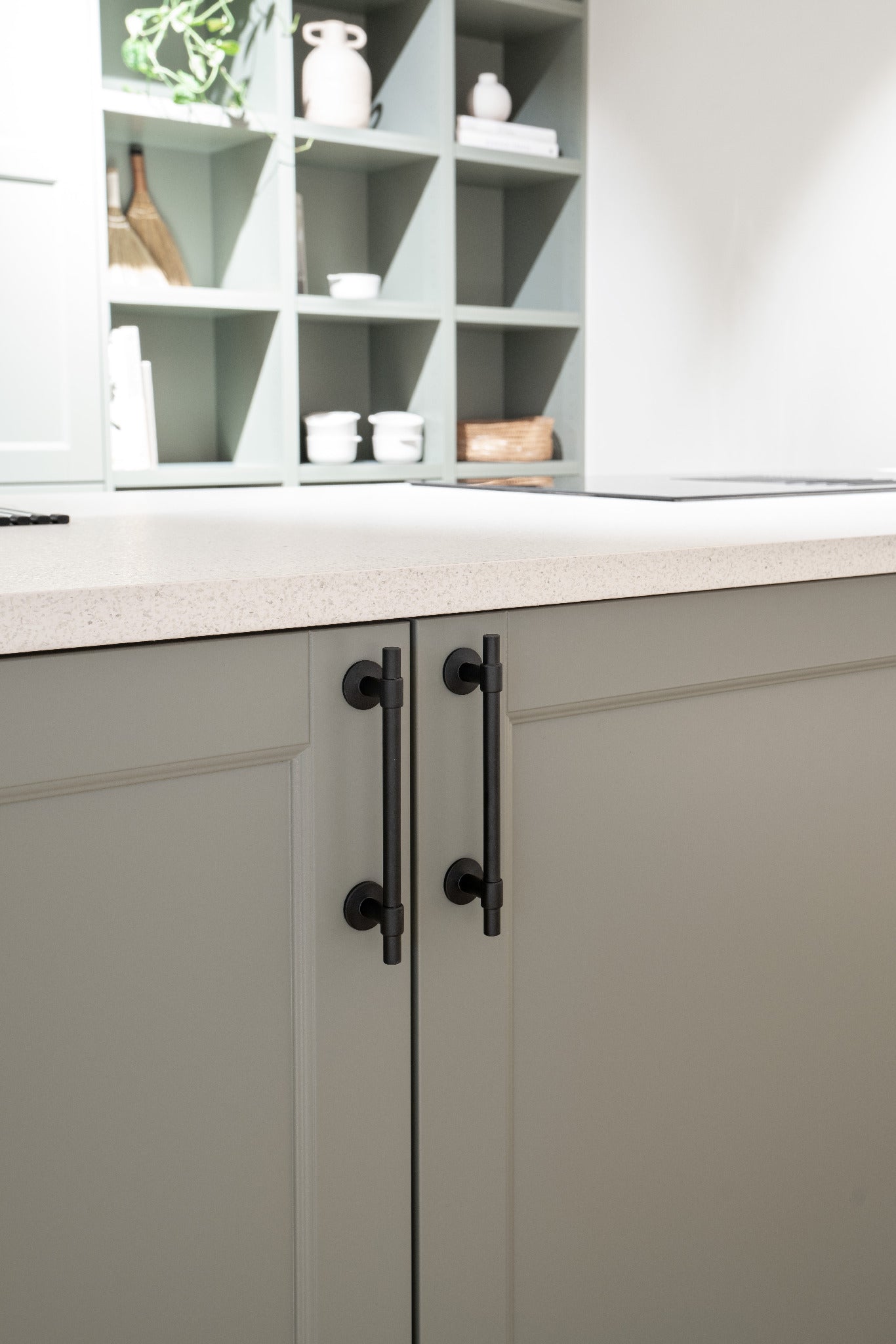 Uniform | Greb i Mat Sort L 178 mm (C/C 128 mm) Beslag Design 343303-11 FINICC