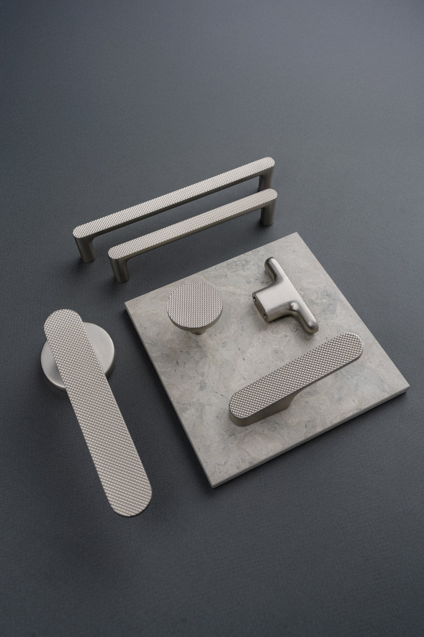 Vibe Grip | Dørhåndtag i Børstet Rustfrit Stål Finish