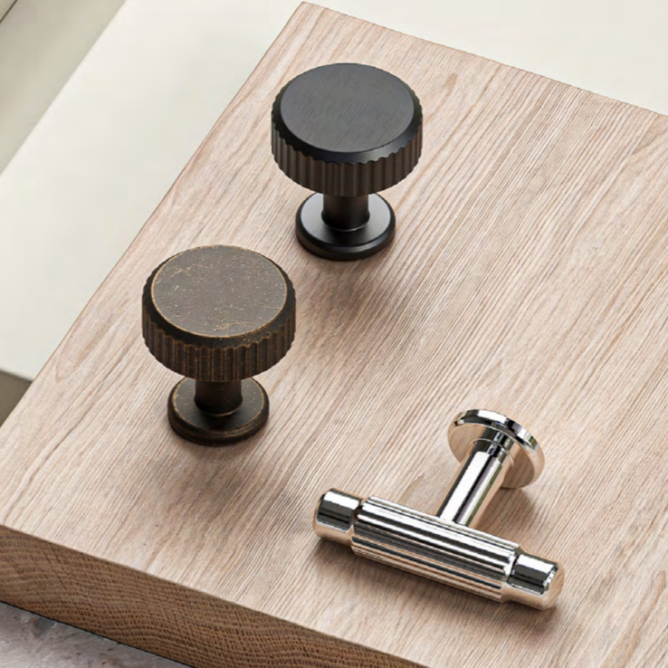Villa Round | Knop i Antik Brun Ø 30 mm x D 20 mm Furnipart FP-552920030-23 FINICC