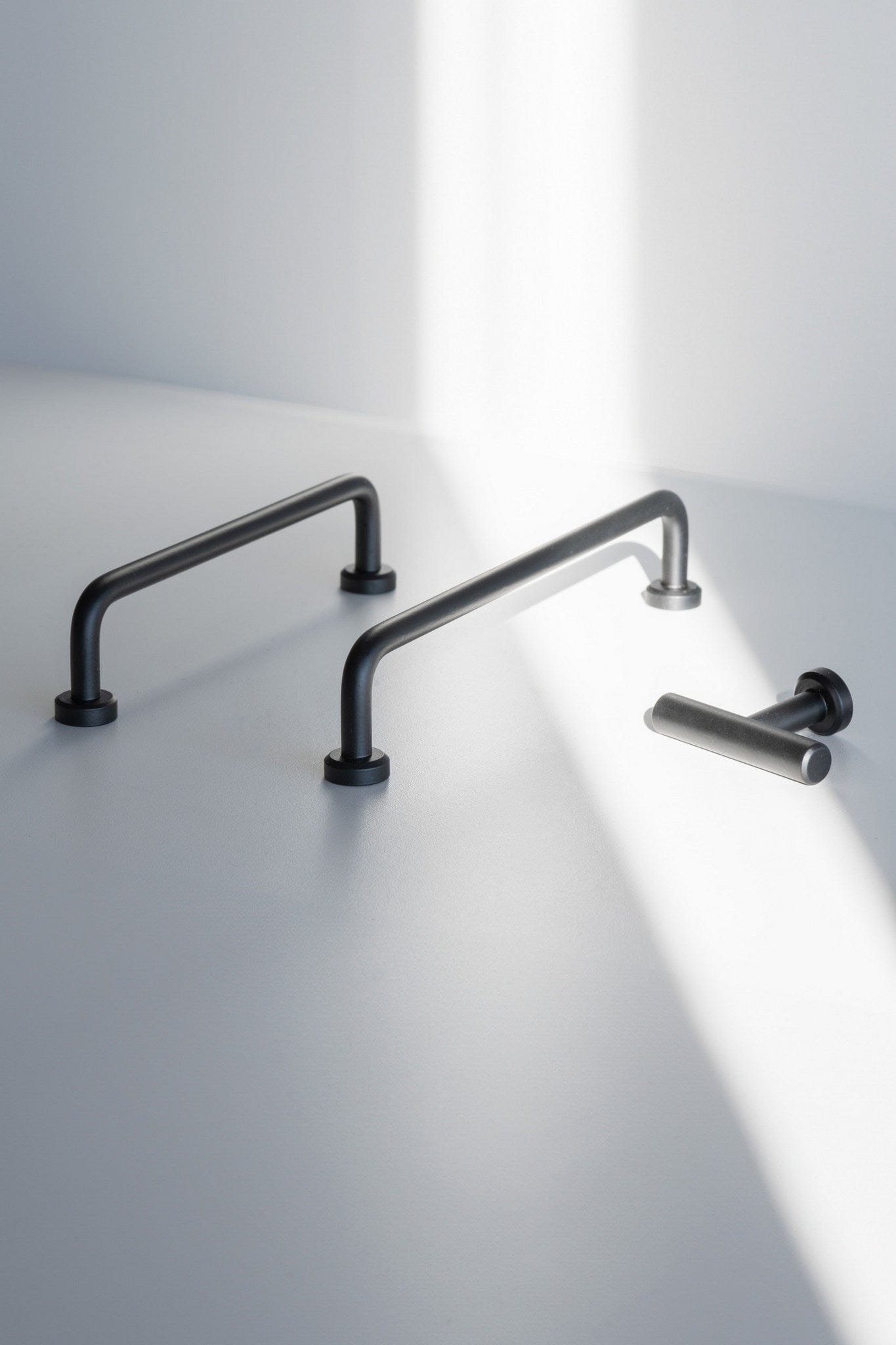 Viva | Greb i Mat Sort Beslag Design FINICC