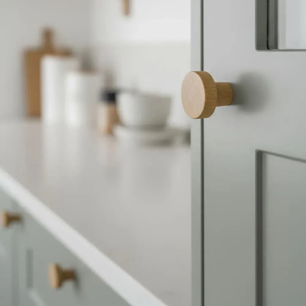 Heden | Knop i Lakeret Eg Ø 28 mm Beslag Design BD-256010-11 FINICC