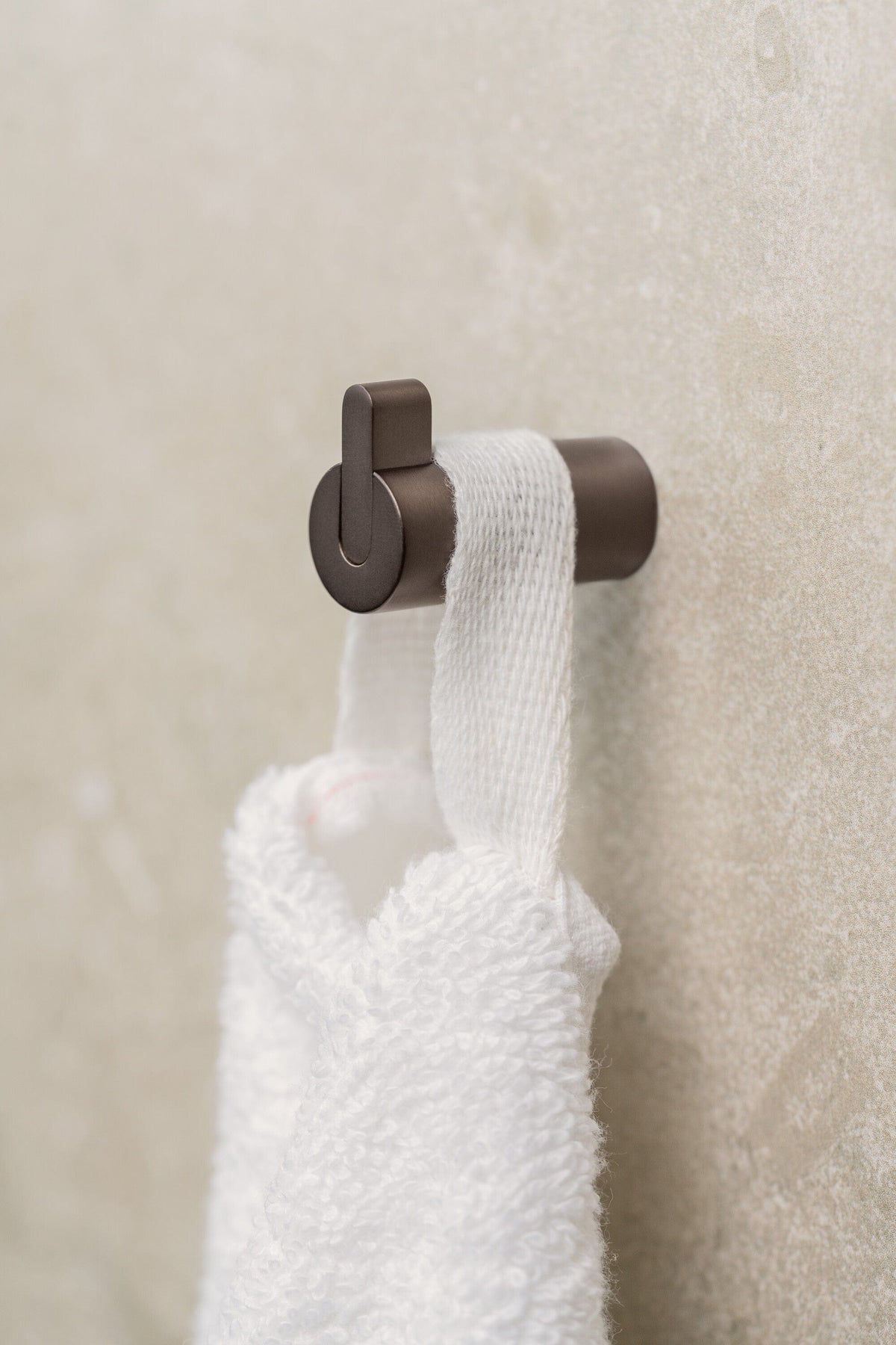 Flow | Knage i Bruneret Messing Ø 16 mm x D 35 mm Alexander & Wilks 620037-41 FINICC