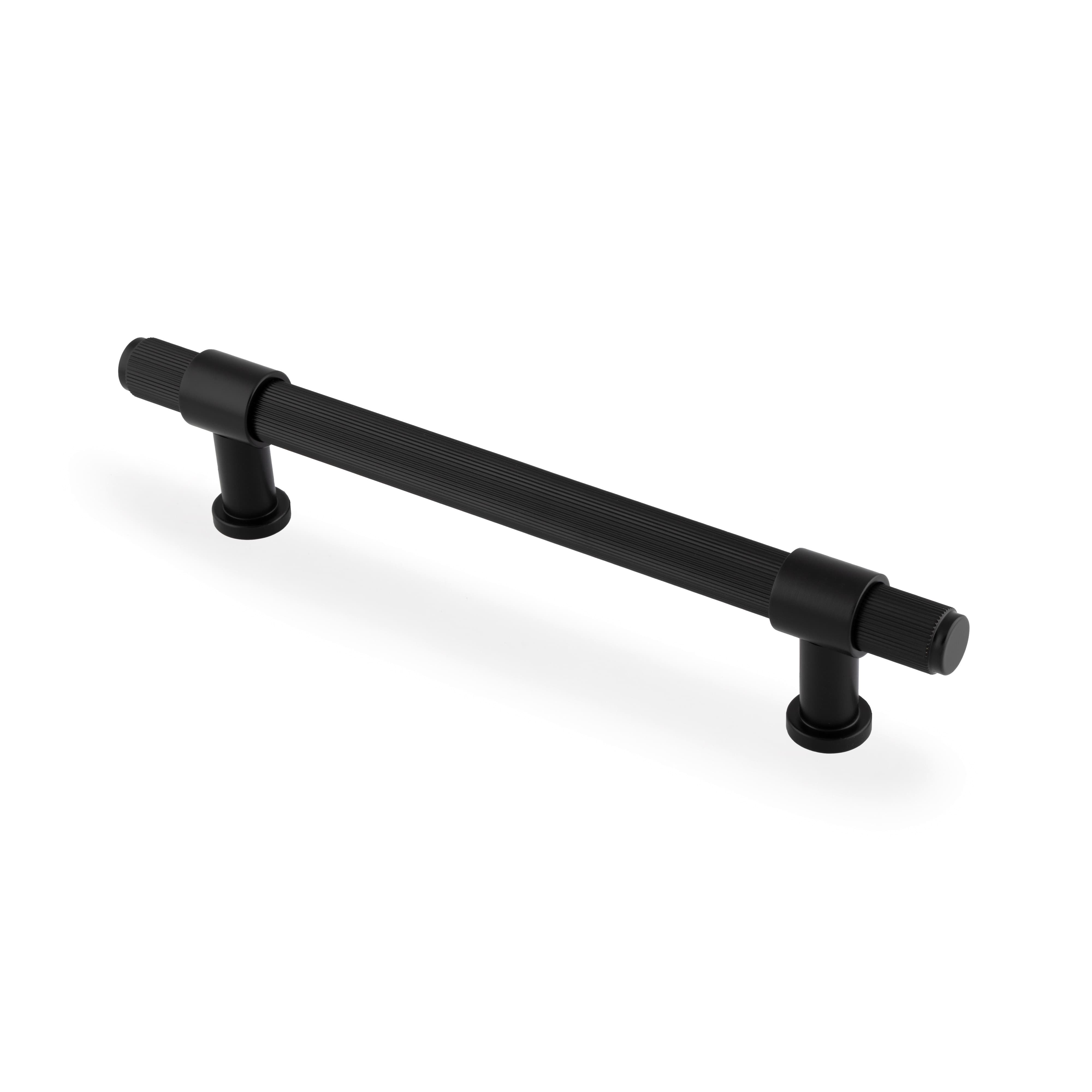 Kingston Reeded | Greb i Sort L 220 mm (C/C 160 mm) Alexander and Wilks AW839R-160-BL FINICC