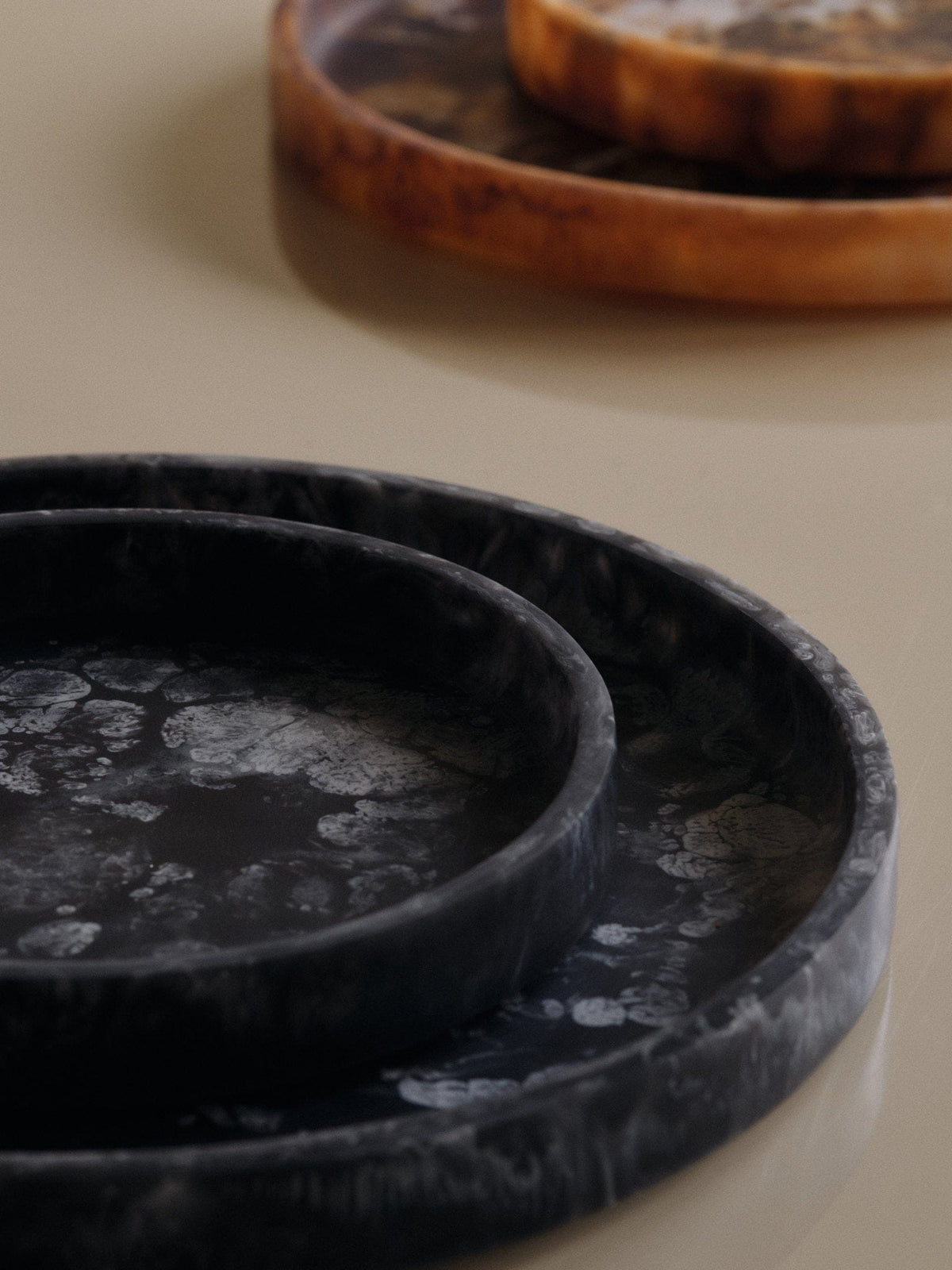 Mist Round | Bakke i Charcoal ferm LIVING FINICC