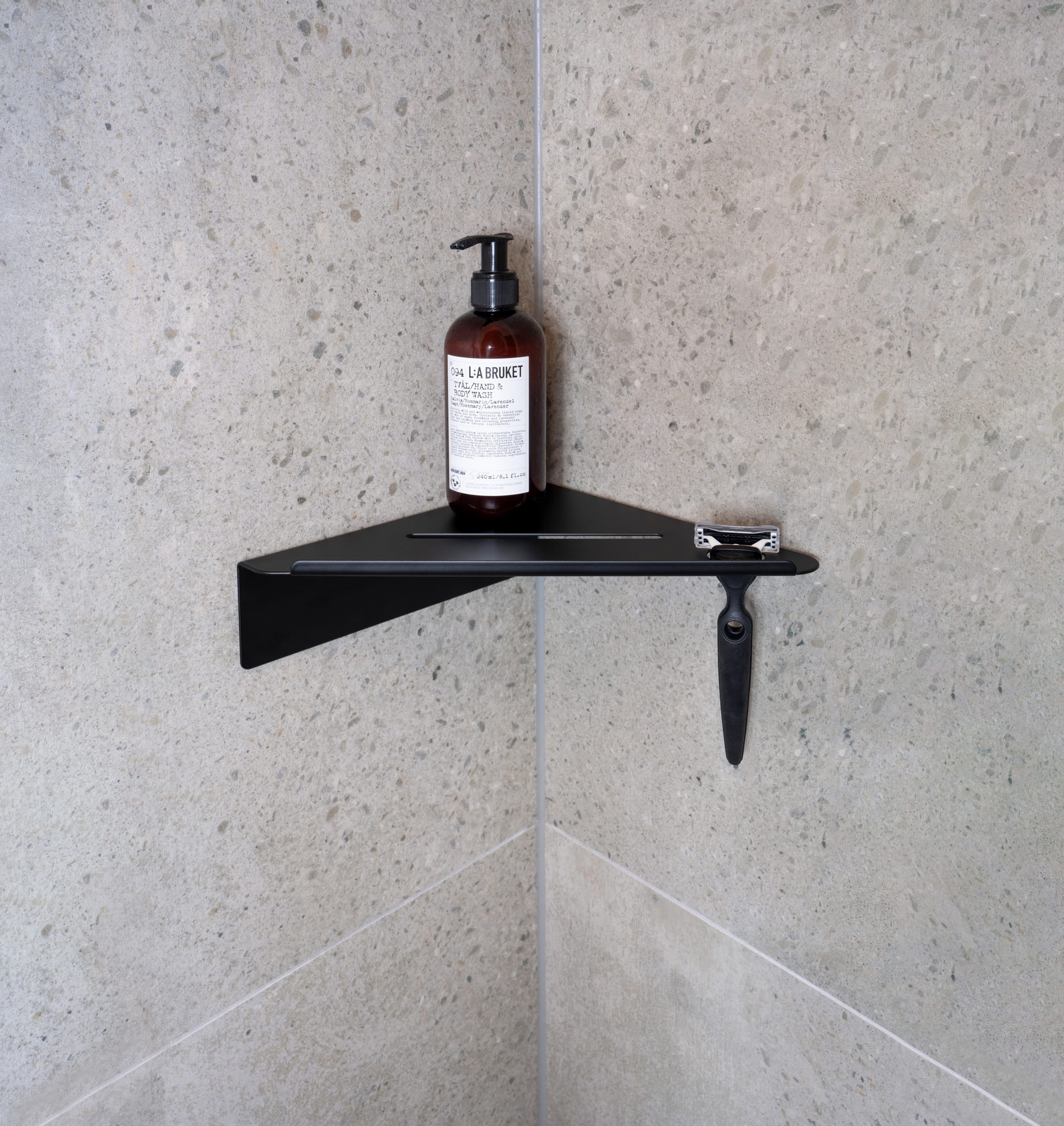 Base Corner | Badeværelseshylde i Mat Sort Beslag Design BD-606074-41 FINICC