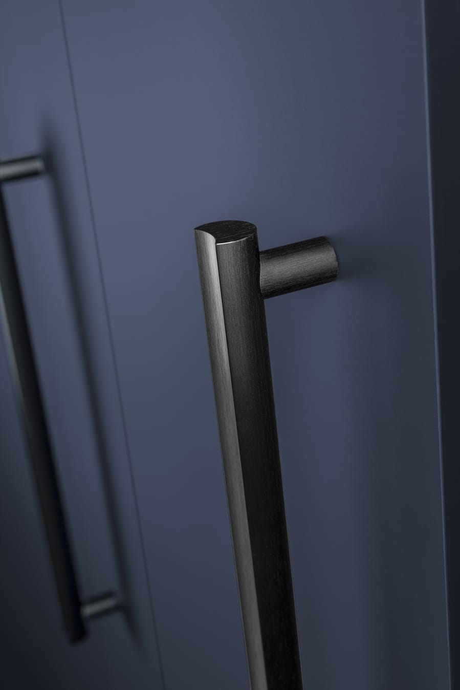 Moon Big | Pull Bar i Sort - En sidet montering Viefe FINICC