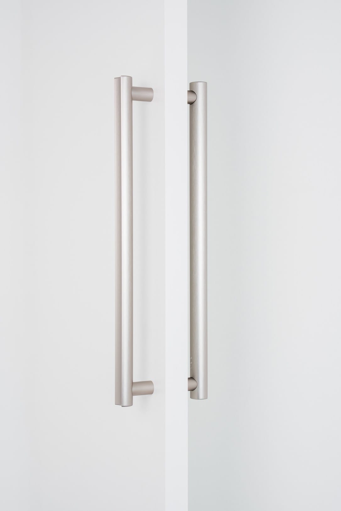 Moon Big | Pull Bar i Rustfrit Stål finish - Dobbeltside montering Viefe FINICC