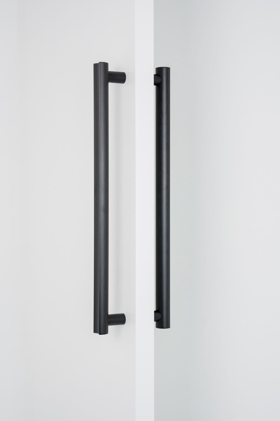 Moon Big | Pull Bar i Sort - Dobbeltside montering Viefe FINICC