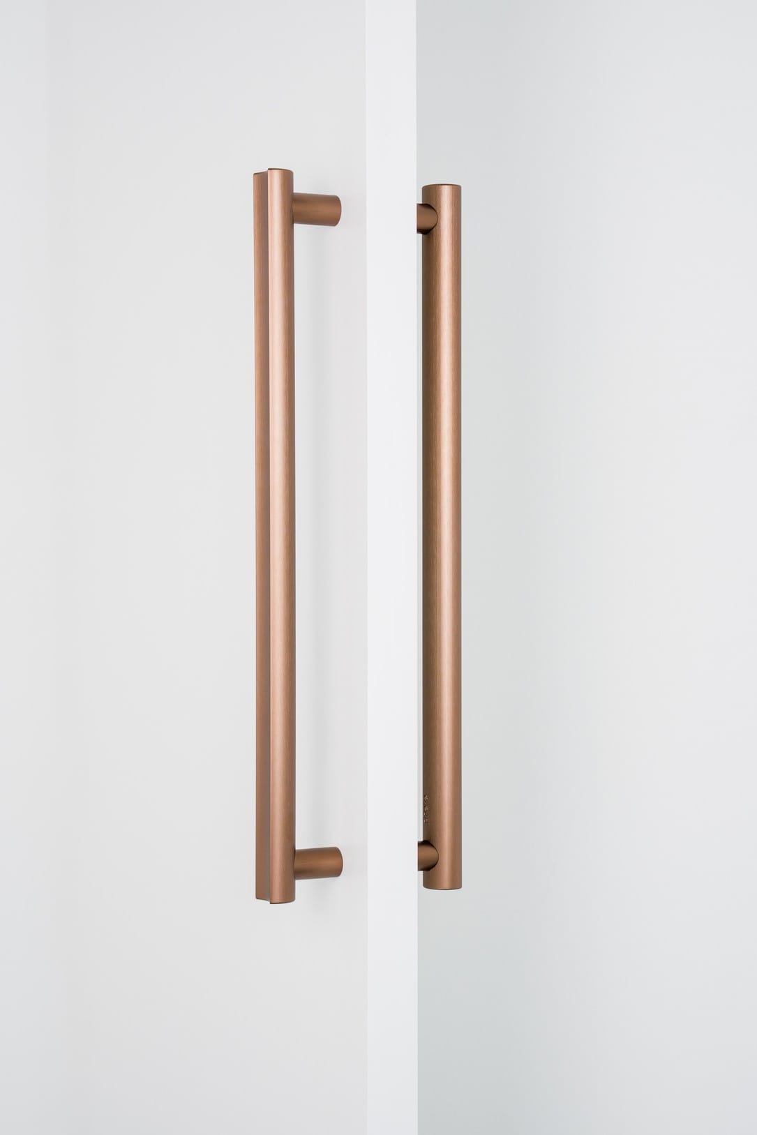 Moon Big | Pull Bar i Bronze finish - Dobbeltside montering Viefe FINICC