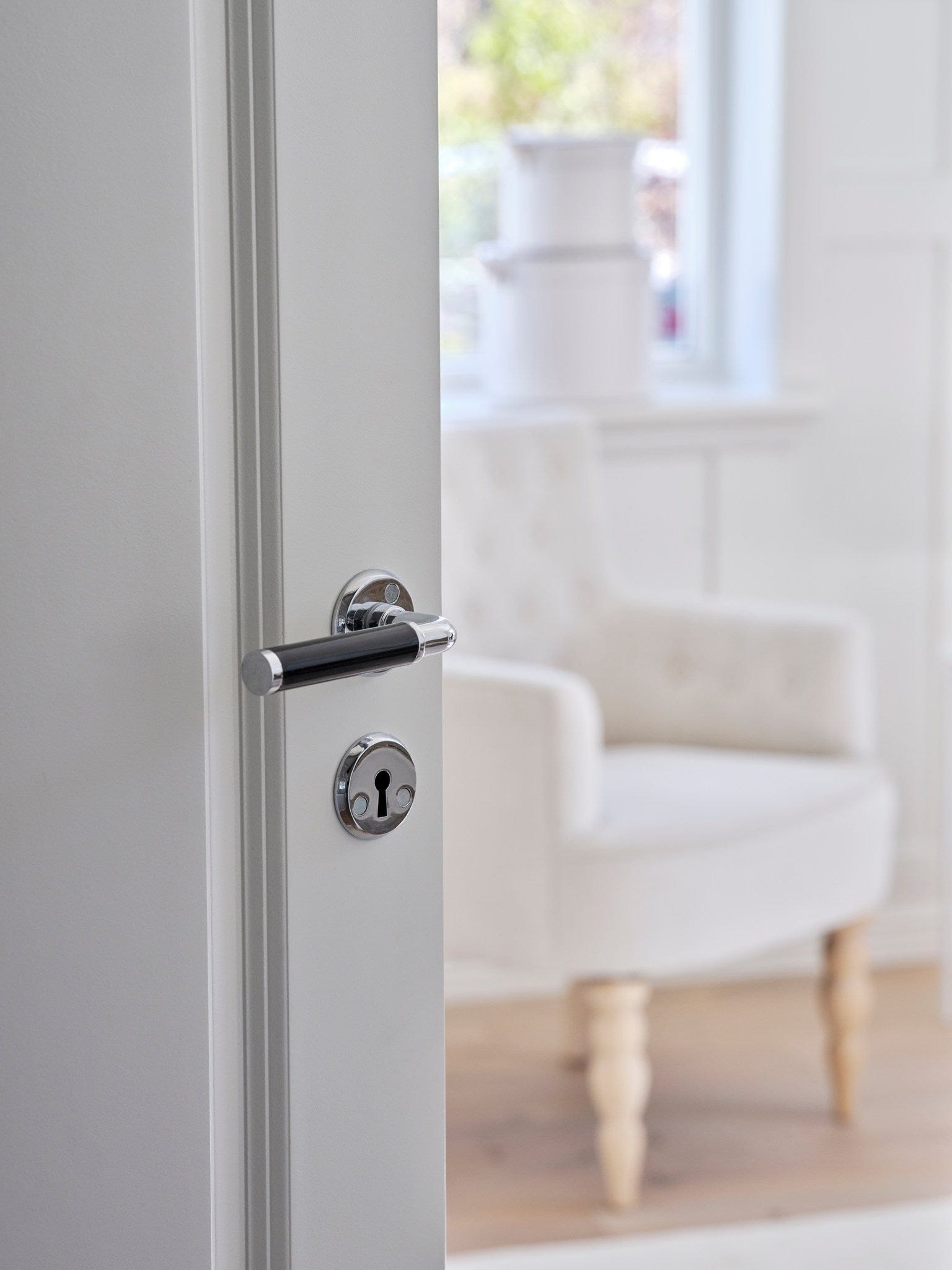 A383-2991 | Dørhåndtag i Blank Krom / Sort Habo HB-13428 FINICC