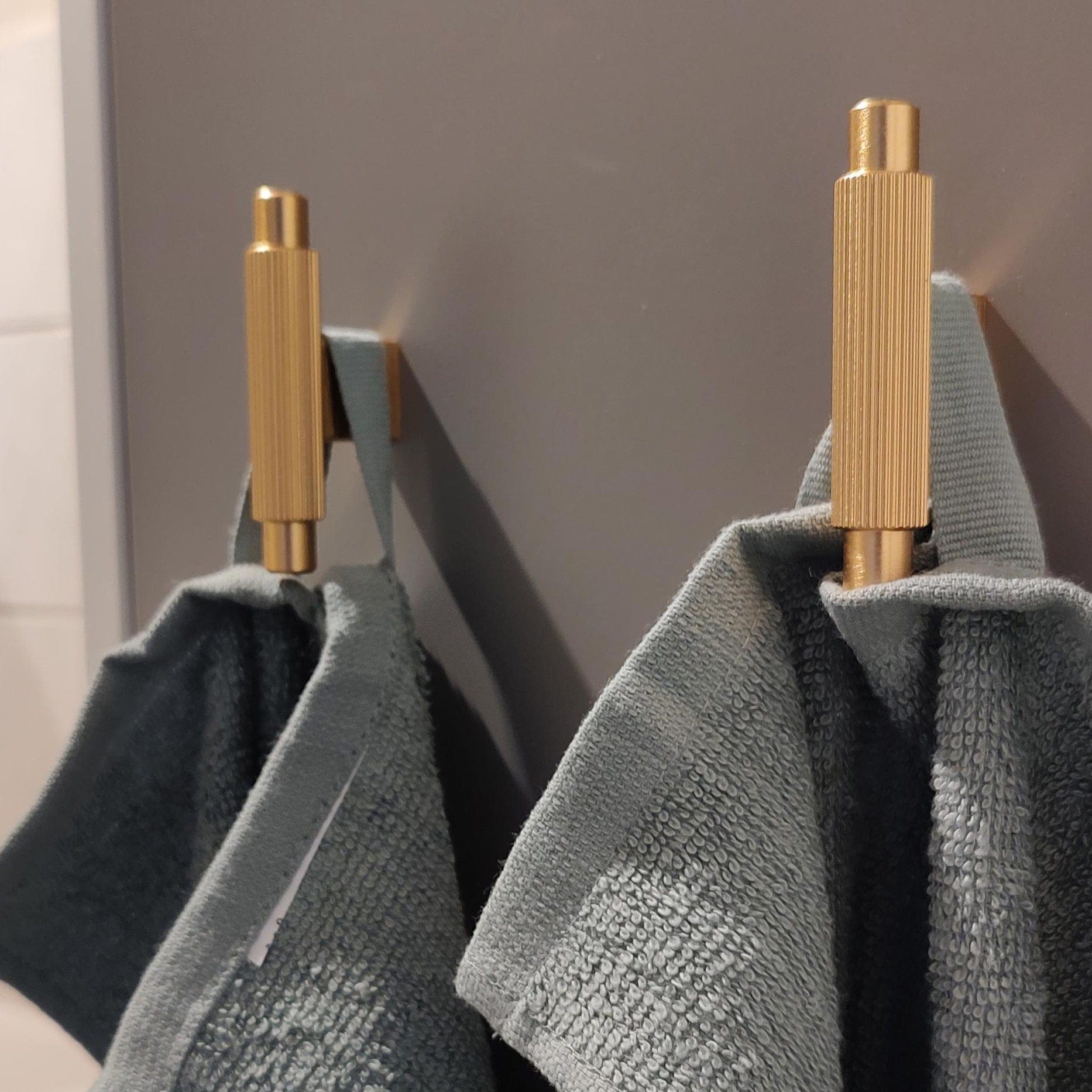 Arpa T | Handtag/Knopp i Borstad Mässing Finish