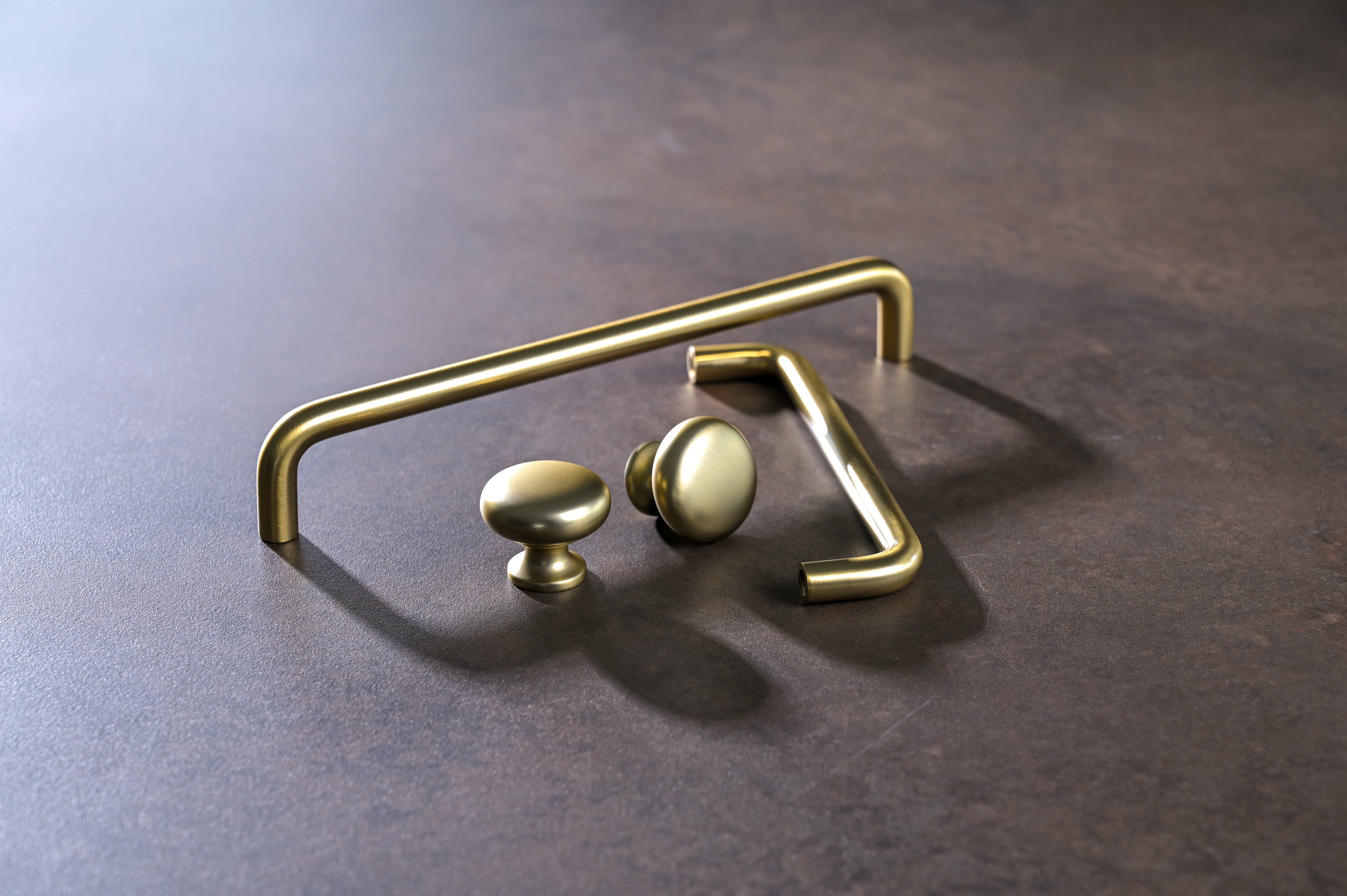 Barga | Greb i Børstet Messing Finish Theofils FINICC