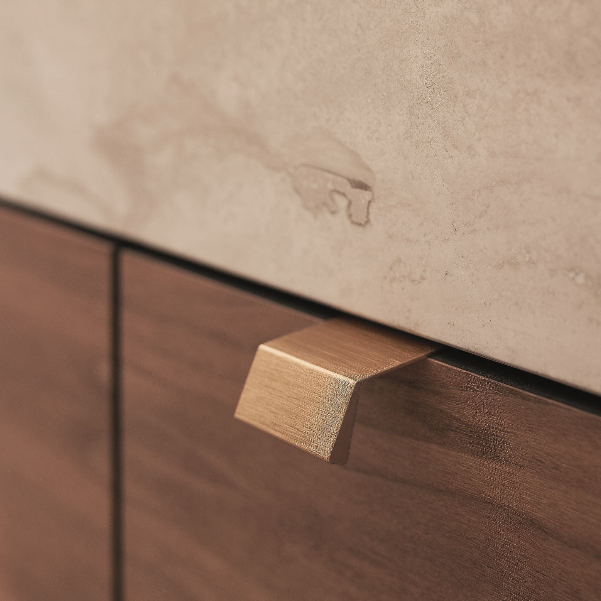 Bench | Handtag i Borstad Mässing Finish