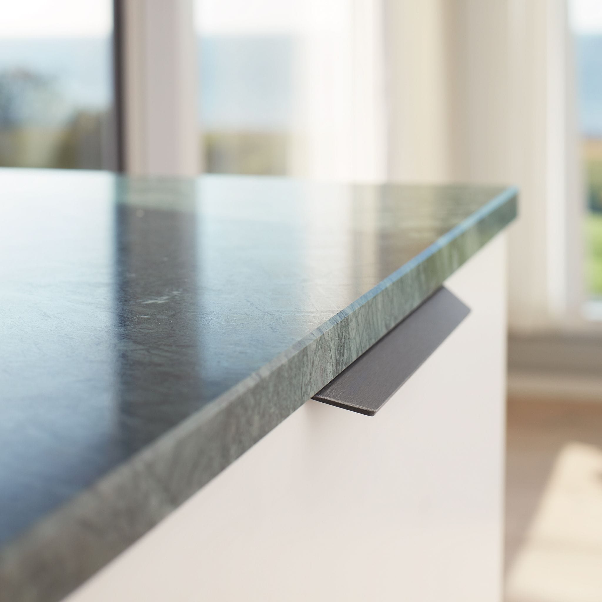 Blaze 2 | Greb i Børstet Antracit Furnipart FINICC