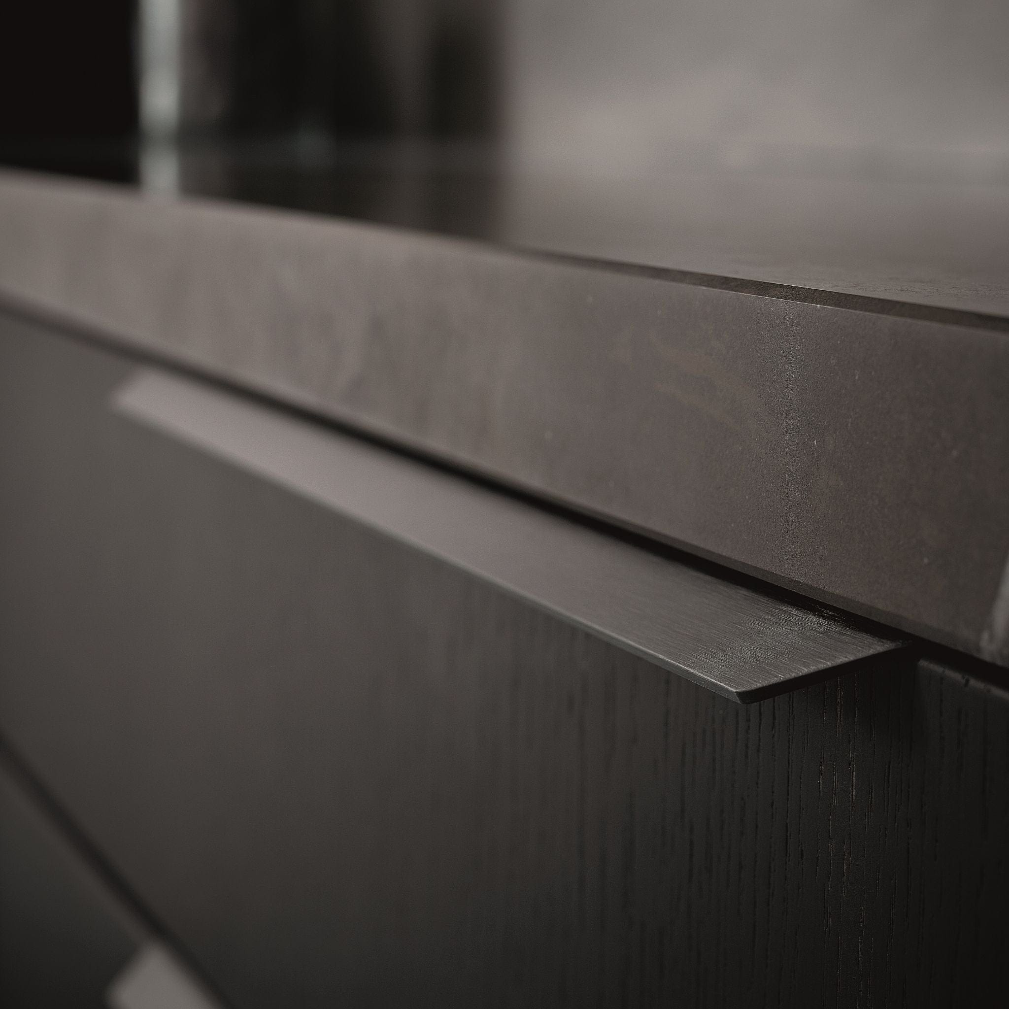 Blaze 2 | Greb i Børstet Antracit Furnipart FINICC