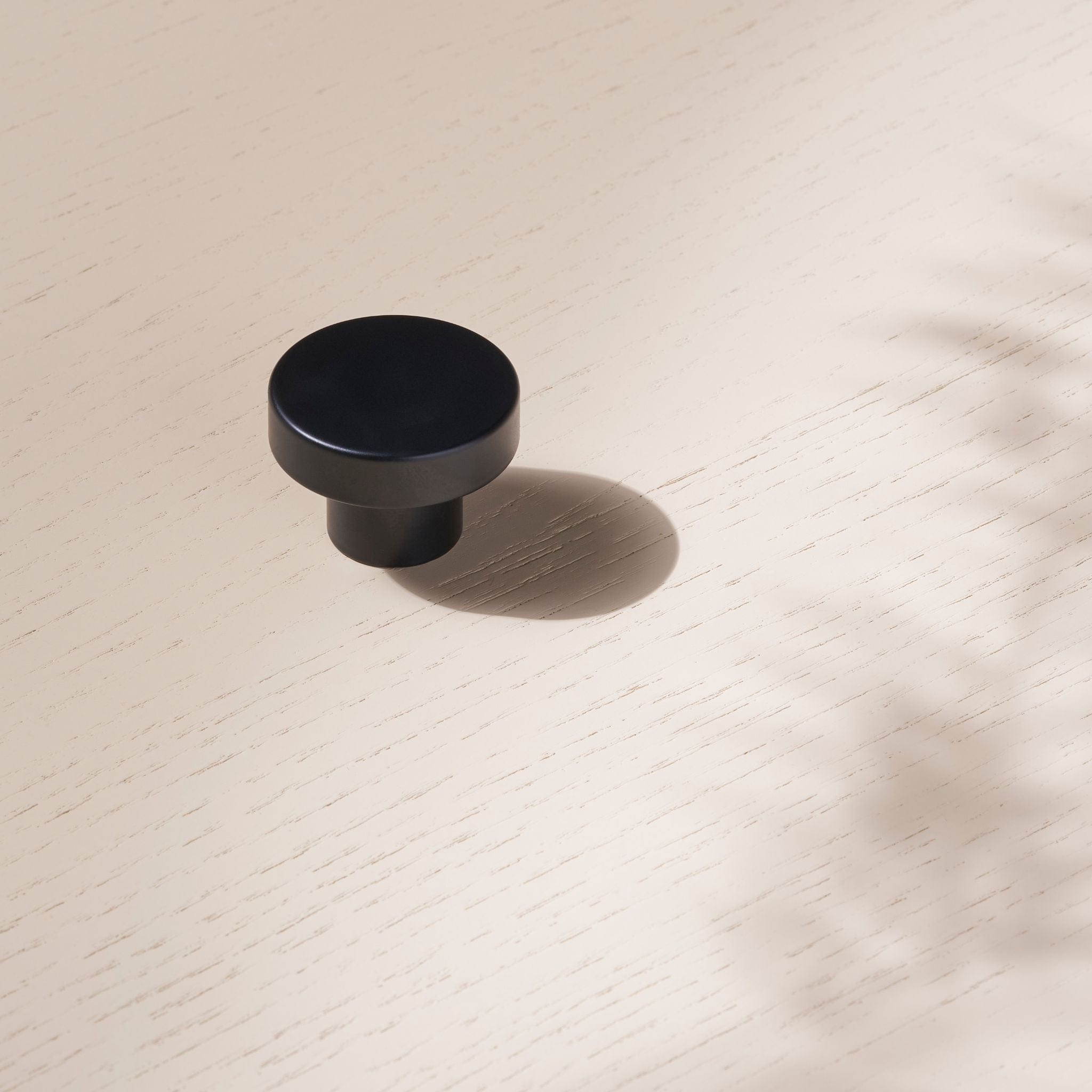 Circular | Knopp i Matt Svart