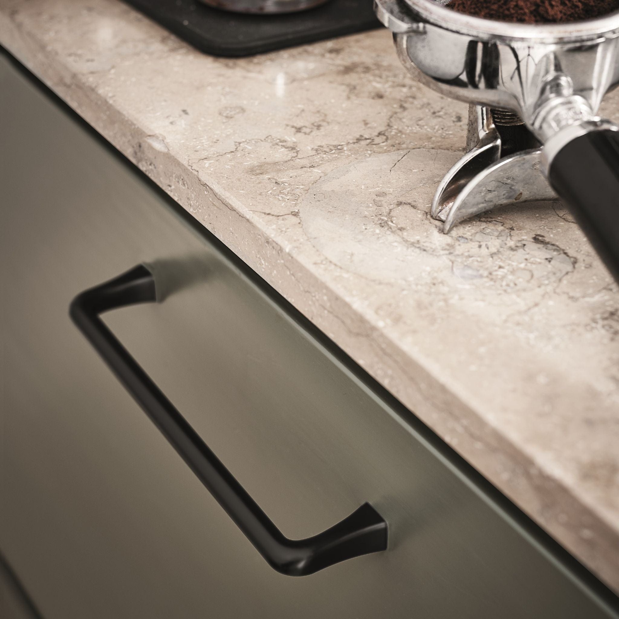 Concave | Greb i Mat Sort L 173 mm (C/C: 160 mm) Furnipart FP-544260160-99 FINICC