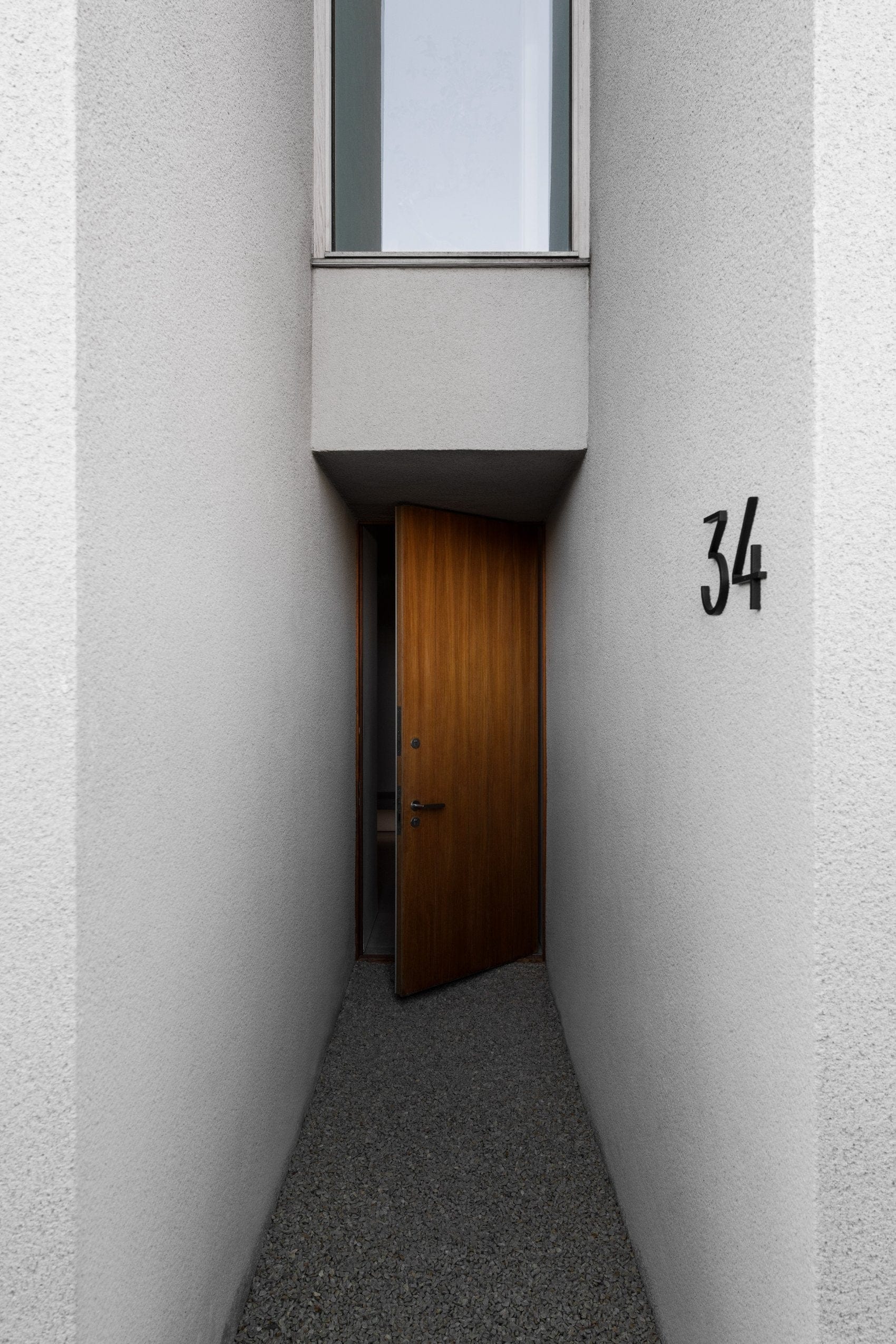 Contemporary Large | Husnummer och -bokstäver i Svart