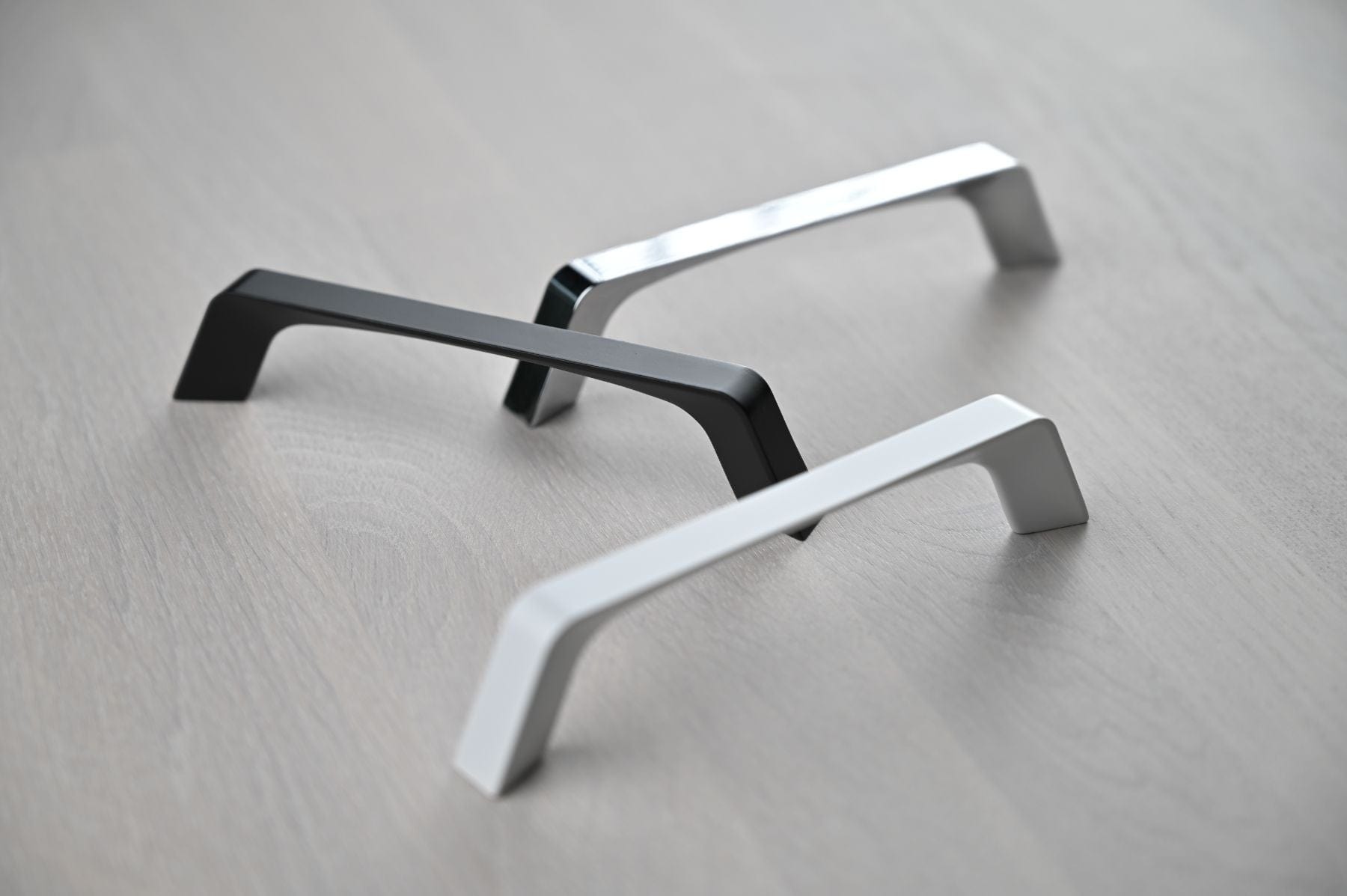 Cori | Greb i Rustfrit Stål Finish L 144 mm (C/C 128 mm) Theofils TF-11482508 FINICC