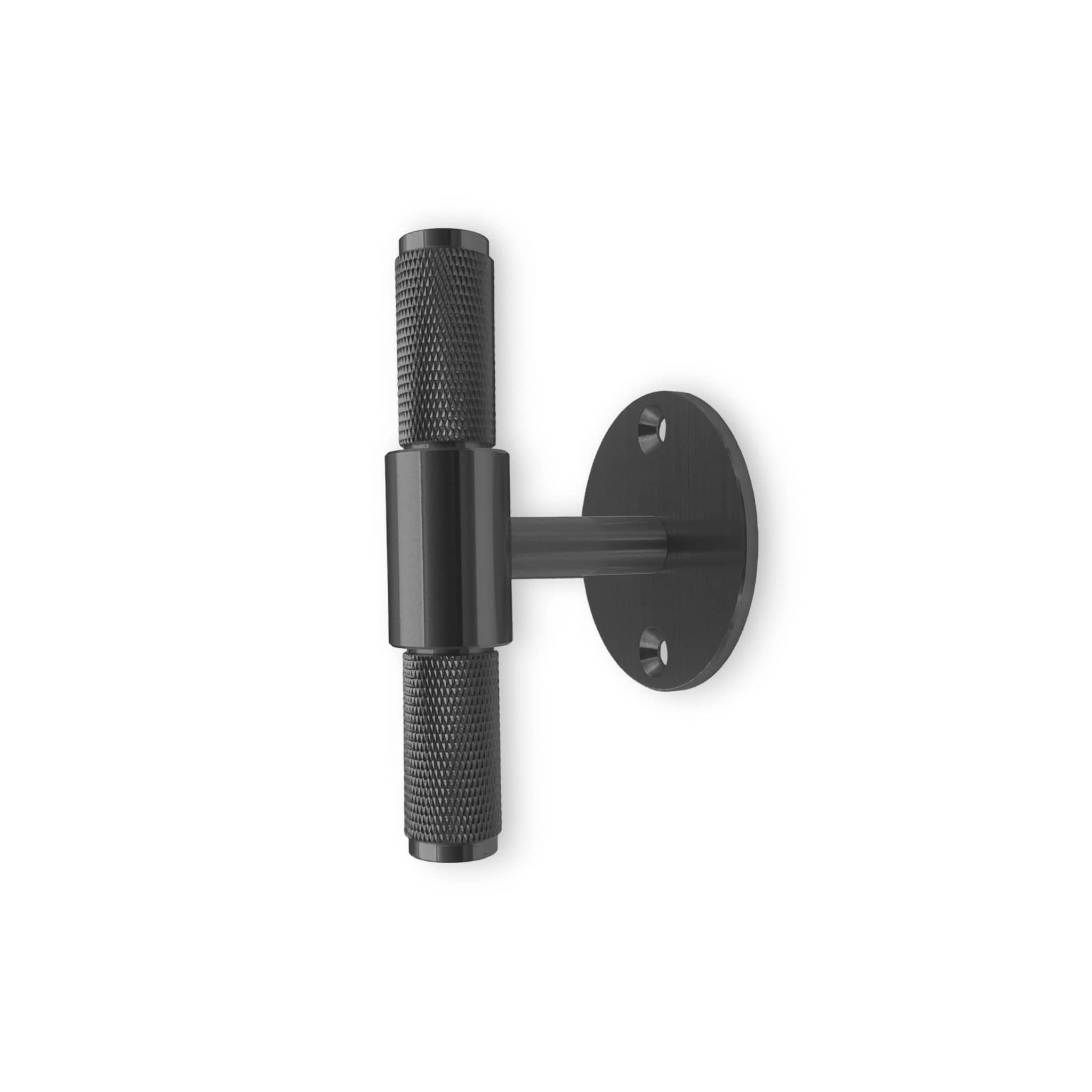 Cross T-Bar Plate | Greb/Knop i Sort med bagplade L 95 mm x D 50 mm Buster + Punch BP-UK-TB-HP-BL-C FINICC