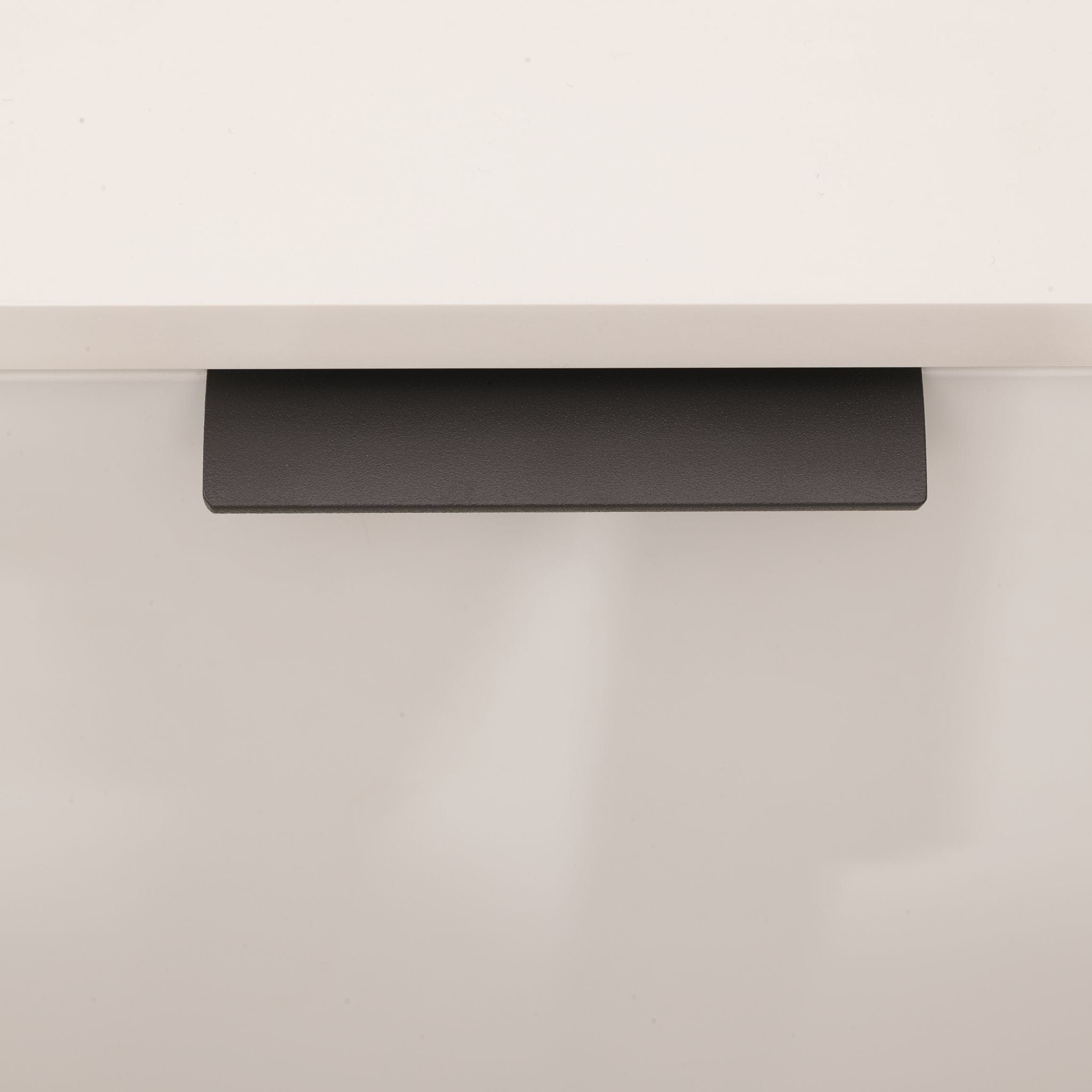 Edge Straight | Greb i Børstet Mat Sort Furnipart FINICC