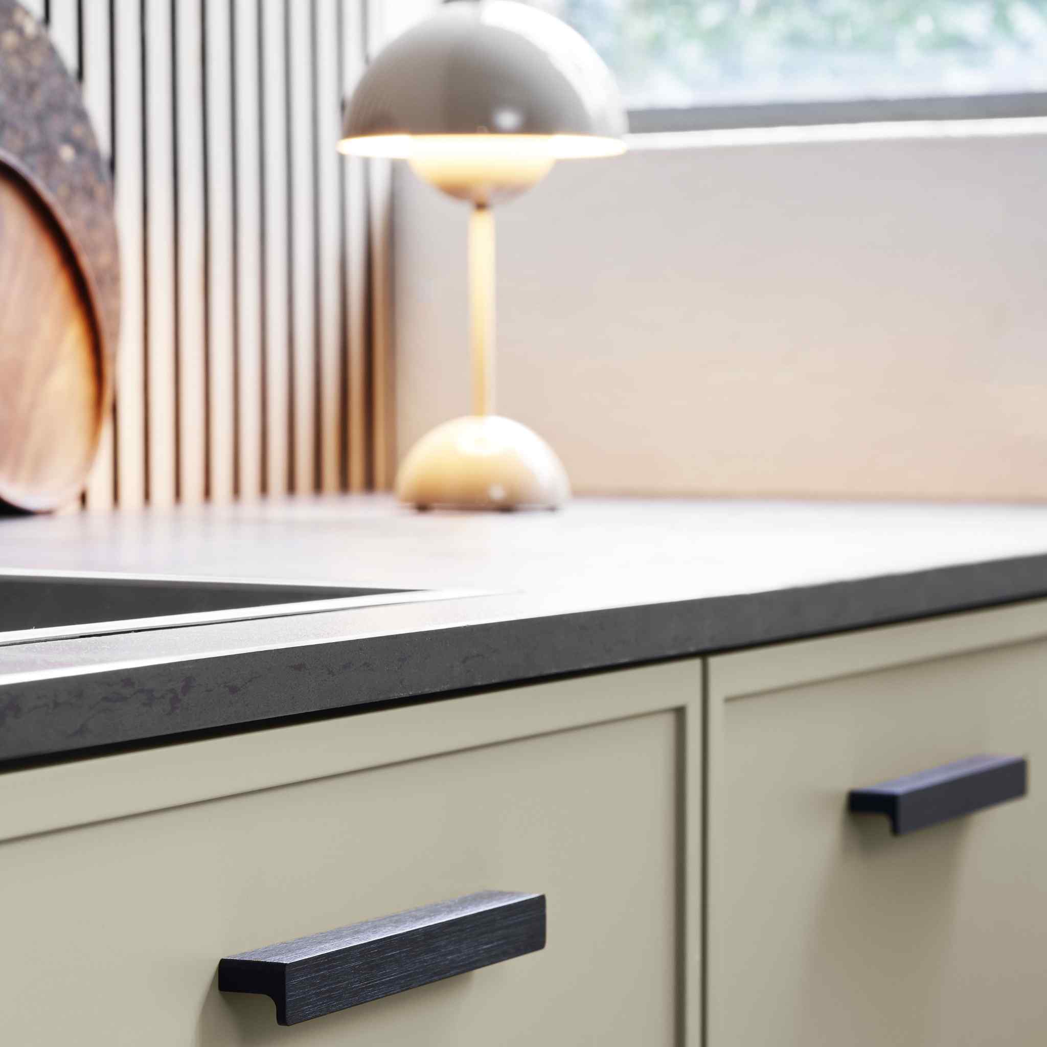 Elan | Greb i Børstet Mat Sort Furnipart FINICC