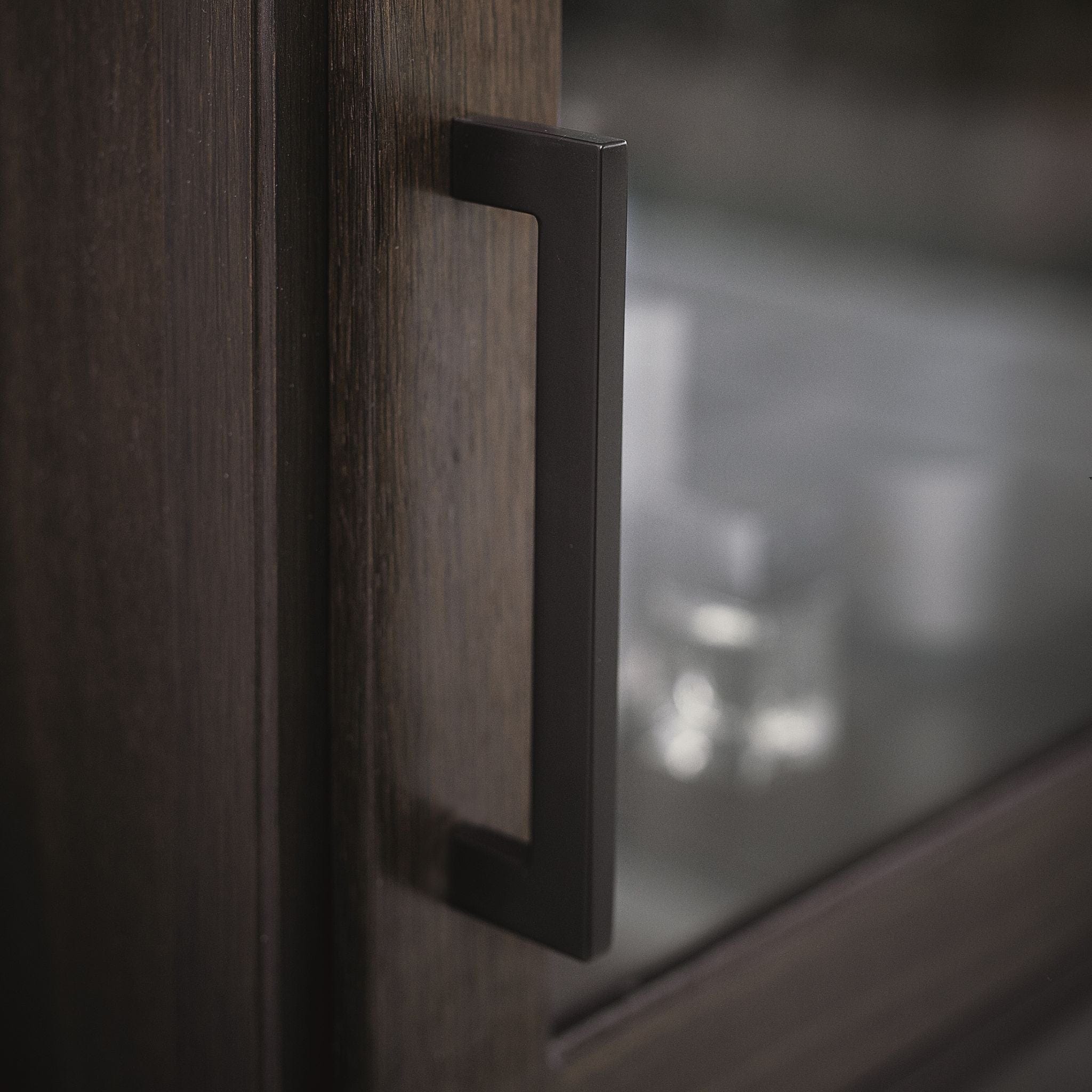 Flat | Greb i Sortbrun Furnipart FINICC