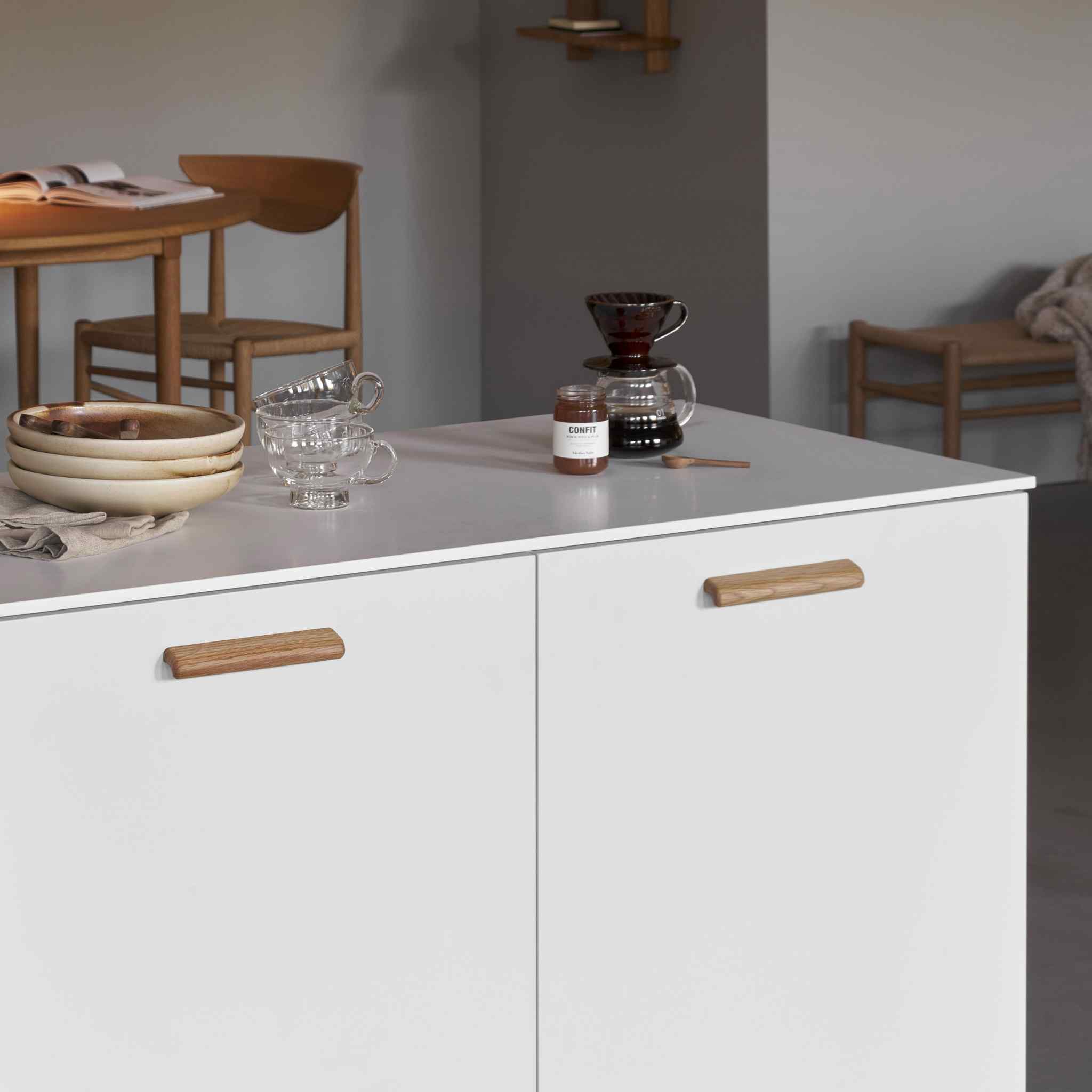 Glove | Greb i Lakeret Eg Furnipart FINICC