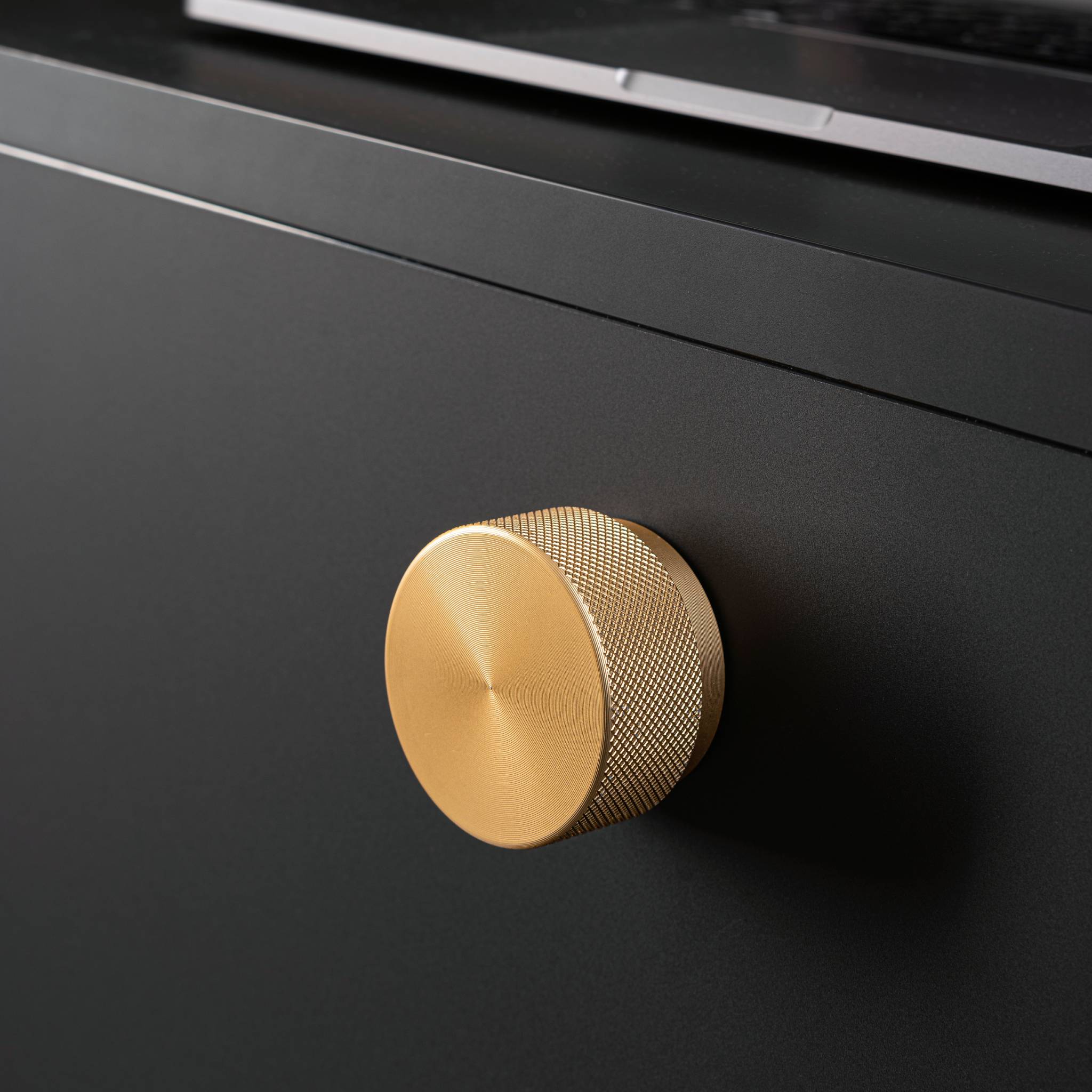 Graf Big | Knop i Børstet Messing Viefe FINICC