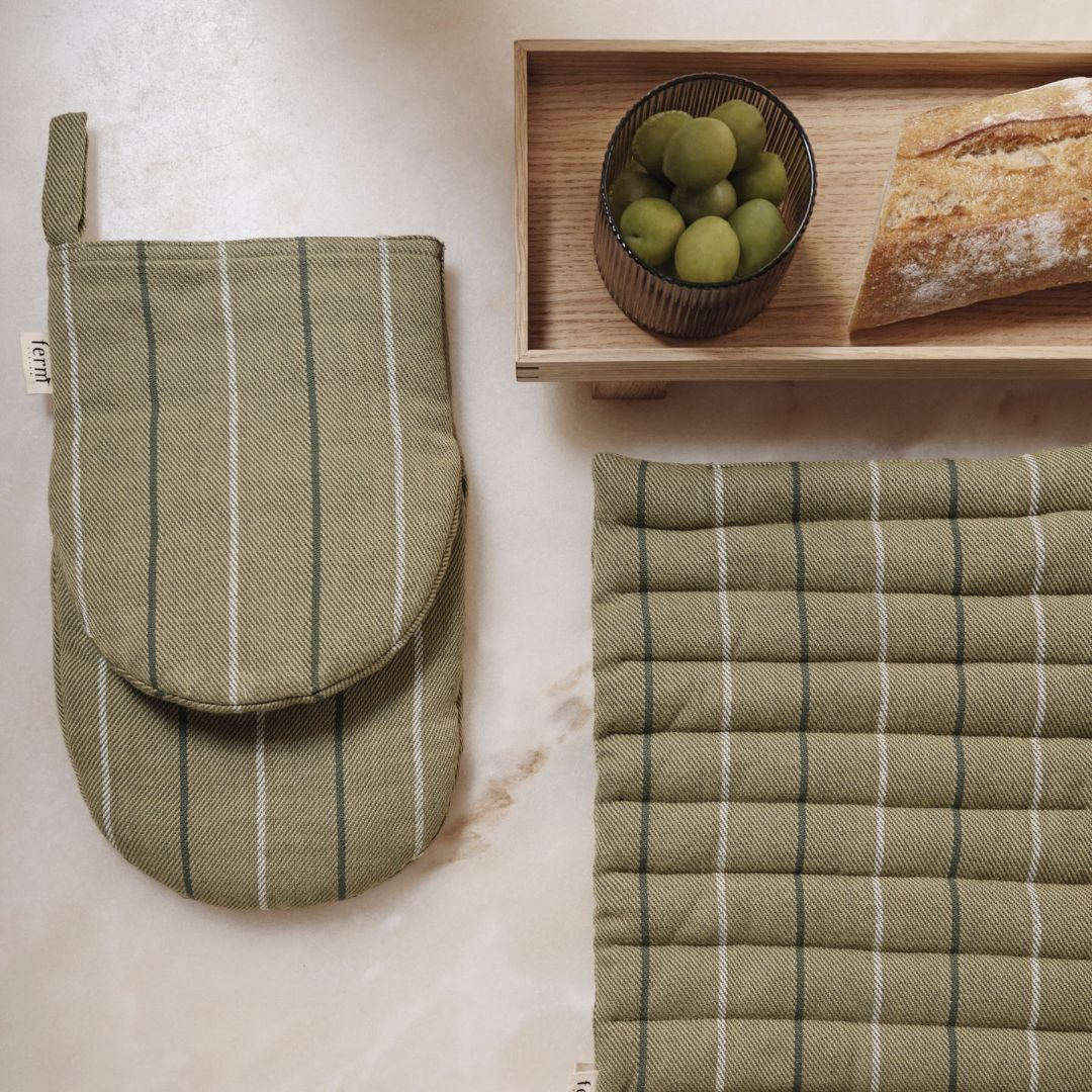 Hale Oven Mitt - Green/Black