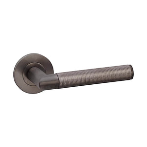 Harrier Cross | Dörrhandtag i Dark Bronze