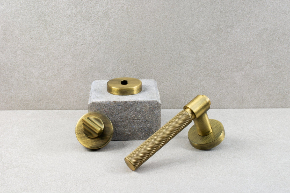 Helix Cross | Dørhåndtag i Antik Bronze L 150 mm (C/C 30 mm) Beslag Design 751010-41 FINICC