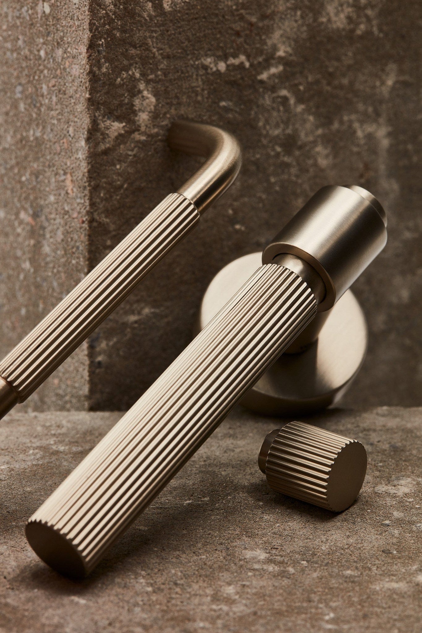 Helix Stripe | Dörrhandtag i Borstad Rostfritt Stål Finish
