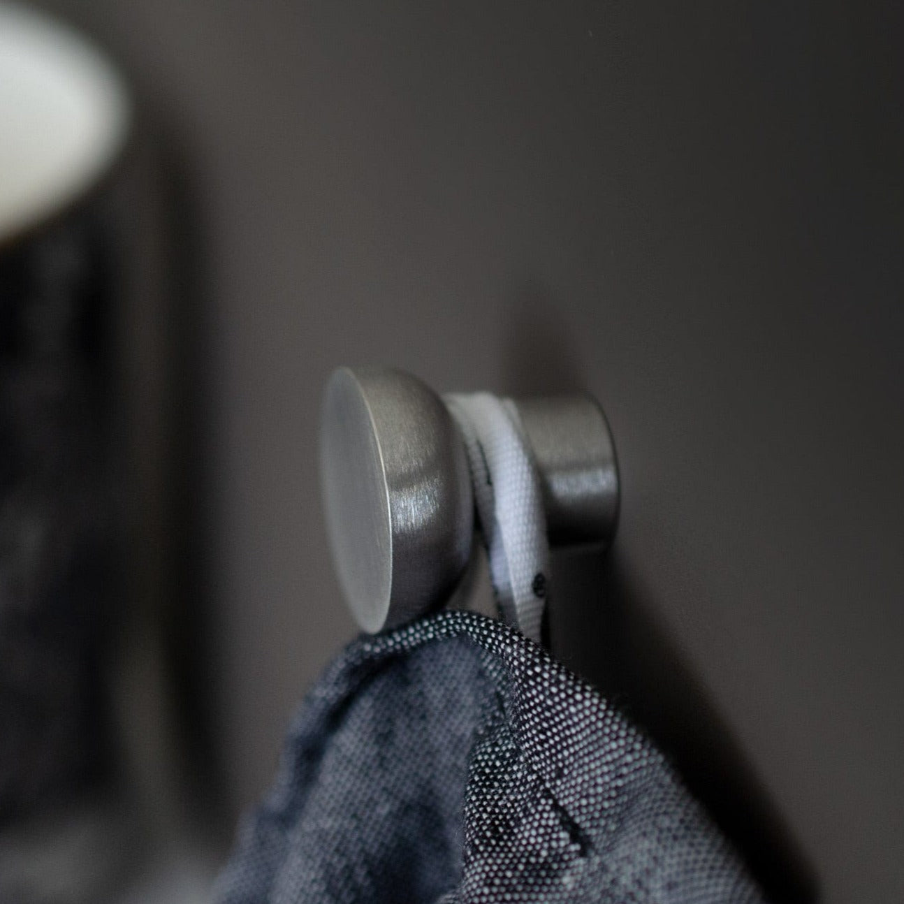 Kokeshi 3032  | Knop/Knage i Børstet Rustfrit Stål Ø 30 mm x D 32 mm BB Sweden BB-KN52RB FINICC