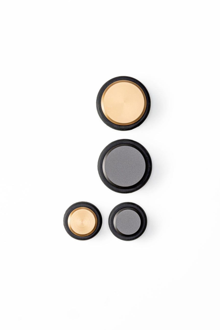 Low | Dørstopper i Børstet Cava Messing Viefe FINICC