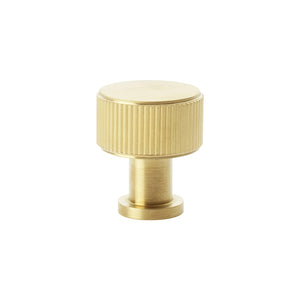 Lucia Reeded | Knopp i Borstad Mässing - med lack