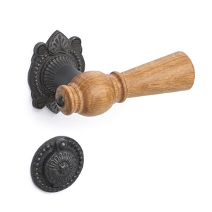 Østerbro | Dörrhandtag i Natur Ek / Svart - 1670/1671 rosetter och nyckelskyltar