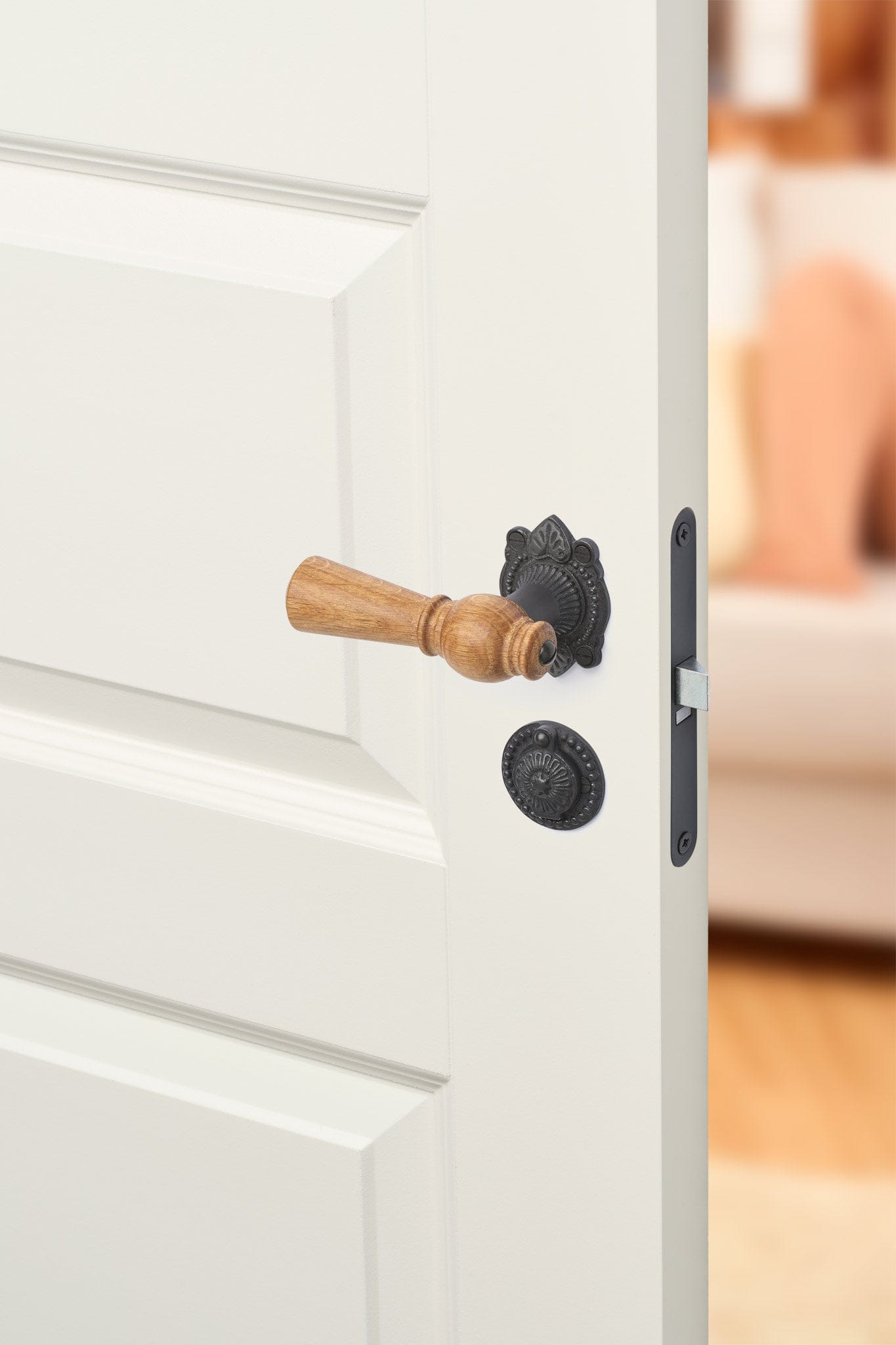 Østerbro | Dørhåndtag i Egetræ med almue rosetter og nøgleskilte i Sort Oxideret Messing L 111 mm (C/C 30 mm) Sibes ØB-EN-1670-OX FINICC