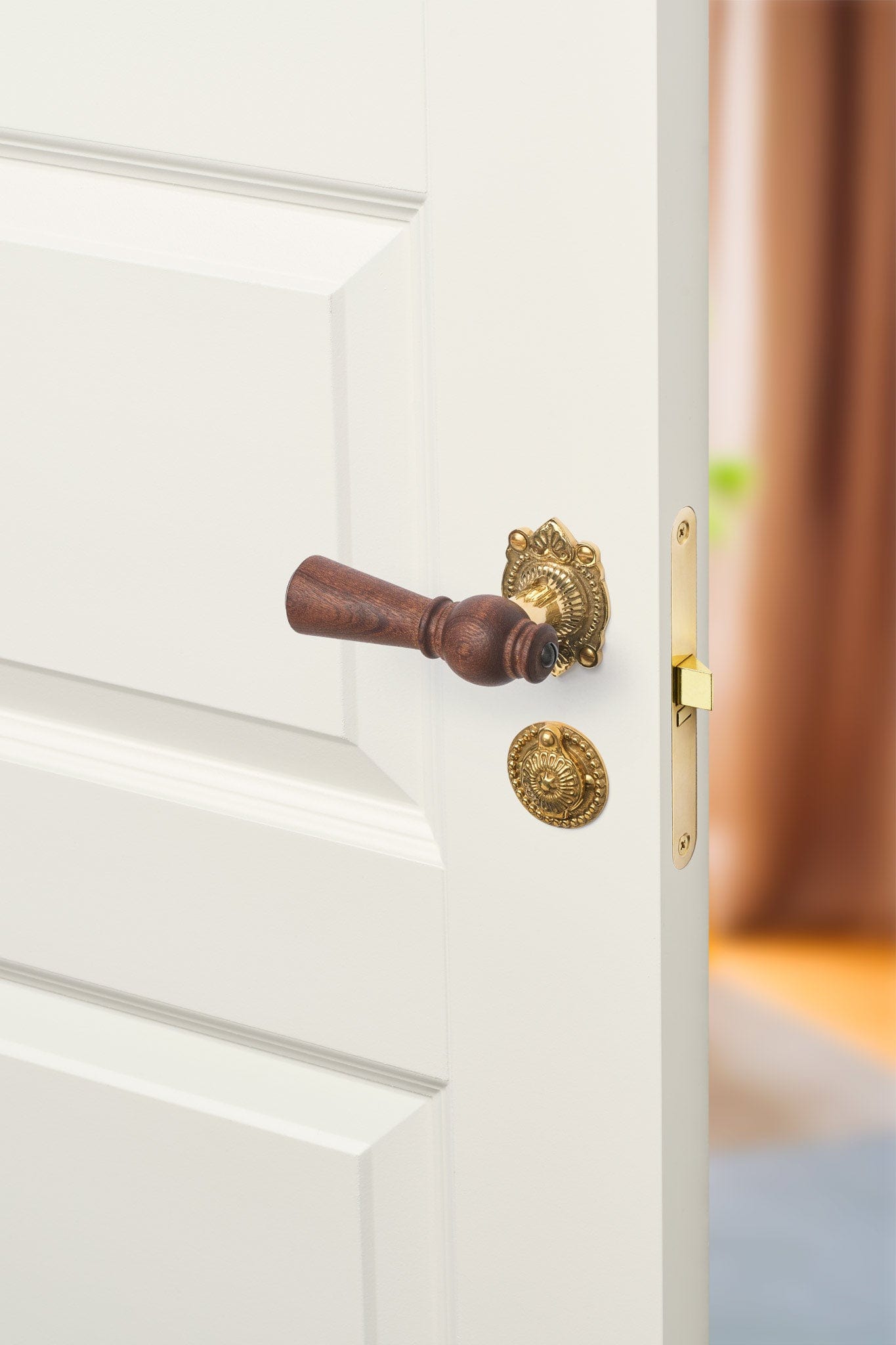 Østerbro | Dørhåndtag i Mahogni med almue rosetter og nøgleskilte i Blank Messing uden Lak L 111 mm (C/C 30 mm) Sibes ØB-MA-1670-MPU FINICC