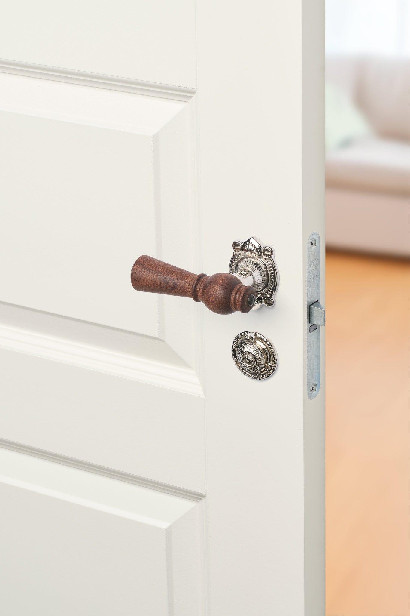 Østerbro | Dørhåndtag i Mahogni med almue rosetter og nøgleskilte i Blank Nikkel L 111 mm (C/C 30 mm) Sibes ØB-MA-1670-NI FINICC