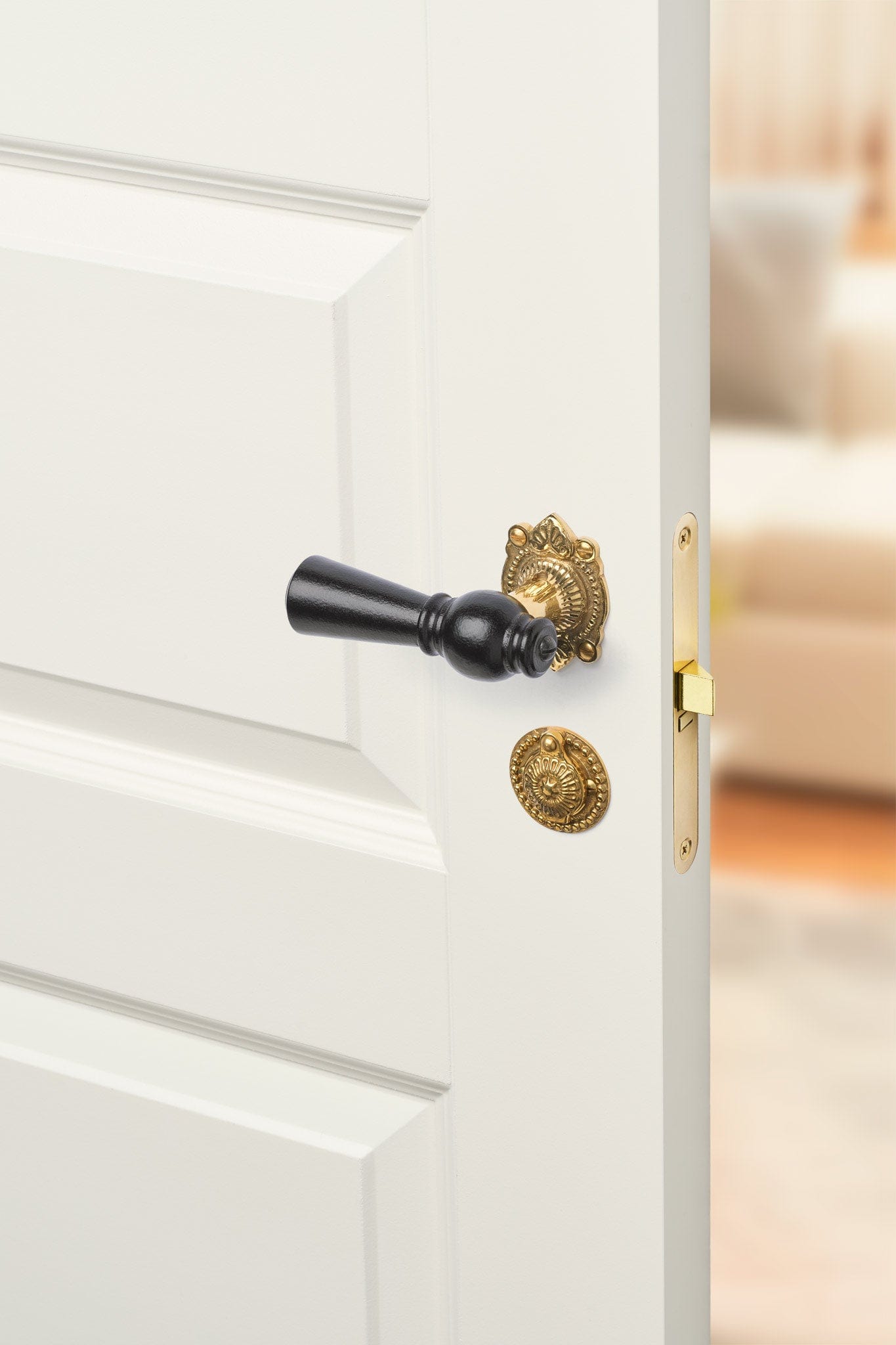 Østerbro | Dørhåndtag i Sortlakeret træ med almue rosetter og nøgleskilte i Blank Messing uden Lak L 111 mm (C/C 30 mm) Sibes ØB-SO-1670-MPU FINICC