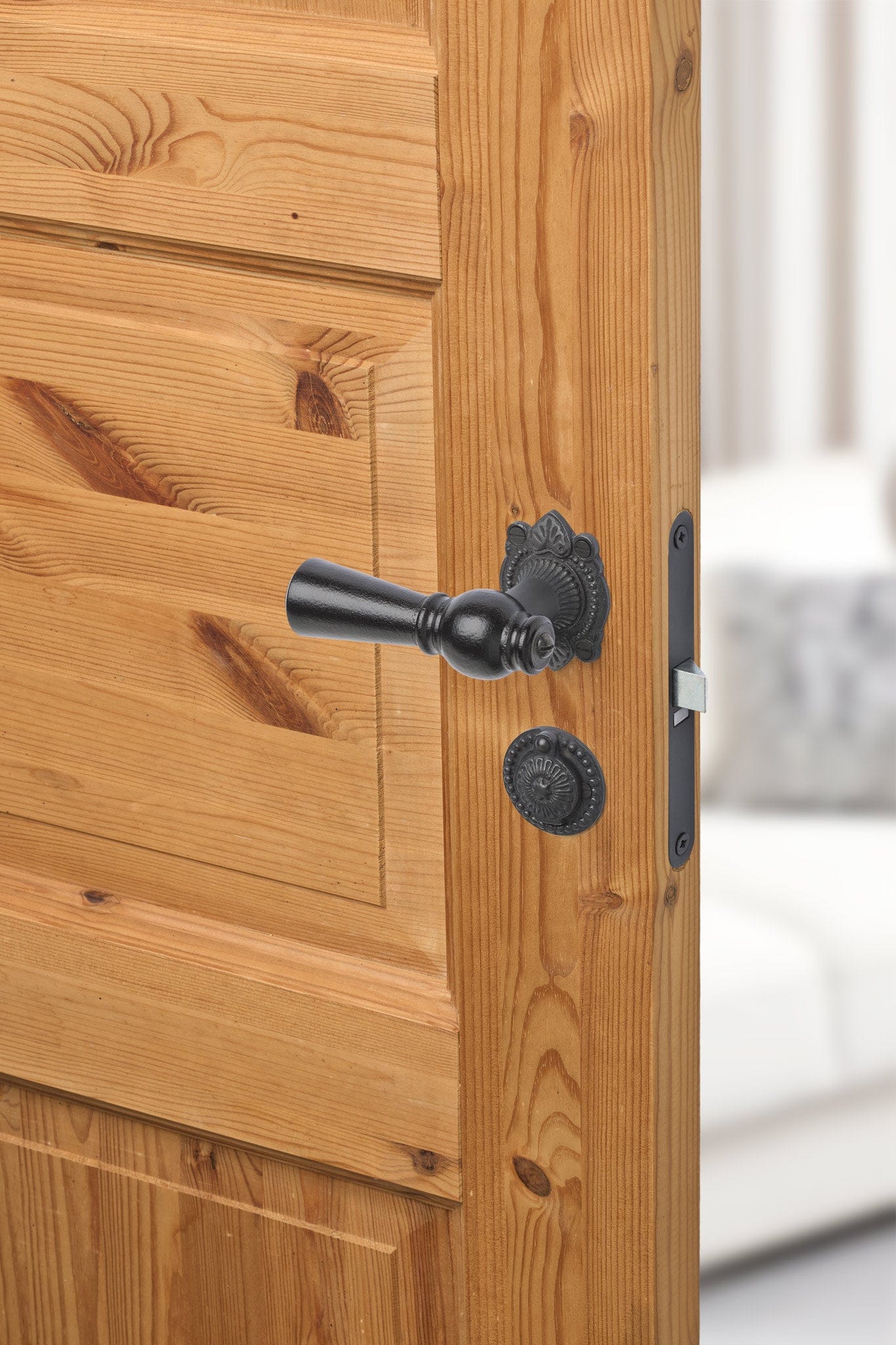 Østerbro | Dørhåndtag i Sortlakeret træ med almue rosetter og nøgleskilte i Sort Oxideret Messing L 111 mm (C/C 30 mm) Sibes ØB-SO-1670-OX FINICC