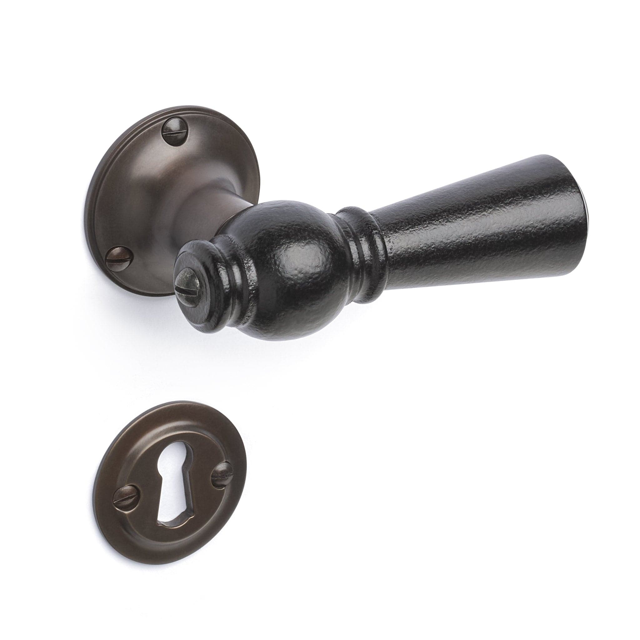 Østerbro | Dørhåndtag i Sortlakeret træ med klassiske rosetter og nøgleskilte i Bruneret Messing L 111 mm (C/C 30 mm) Sibes ØB-SO-1770-BB FINICC