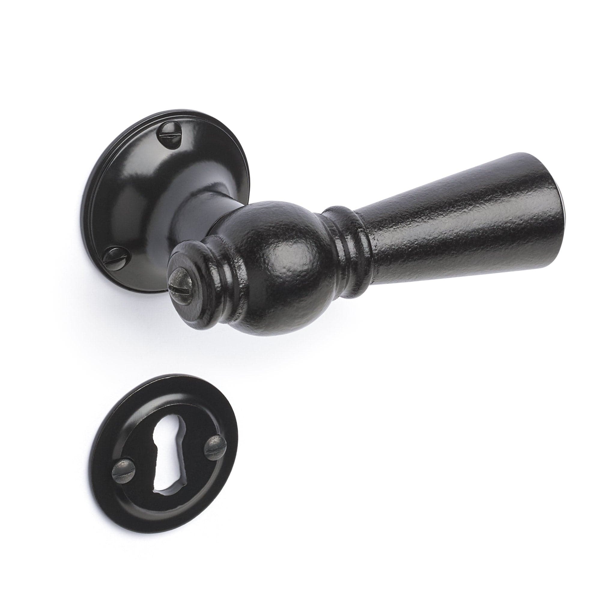 Østerbro | Dørhåndtag i Sortlakeret træ med klassiske rosetter og nøgleskilte i Sortlakeret Messing L 111 mm (C/C 30 mm) Sibes ØB-SO-1770-SO FINICC