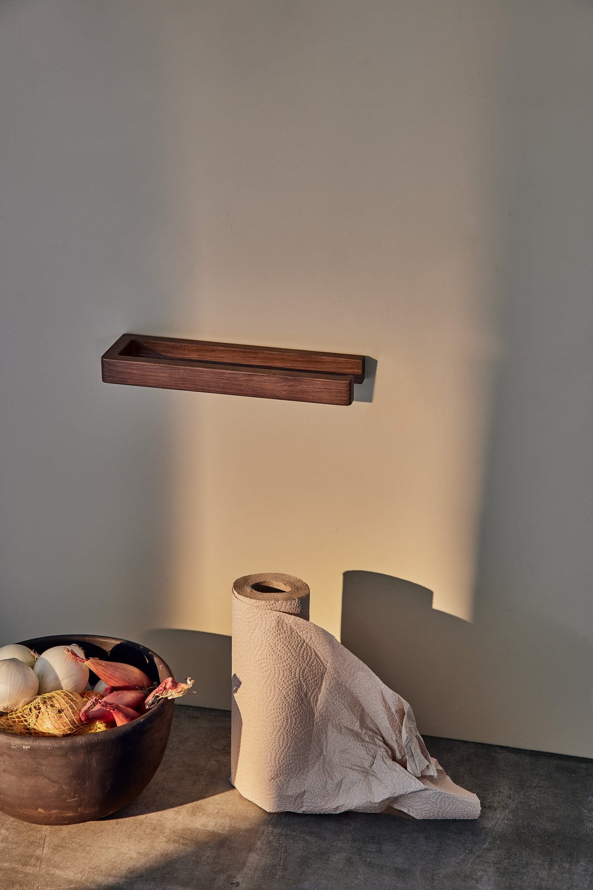 Paper Towel Holder | Køkkenrulleholder i Mørk Ask Andersen Furniture AF-4-435025 FINICC