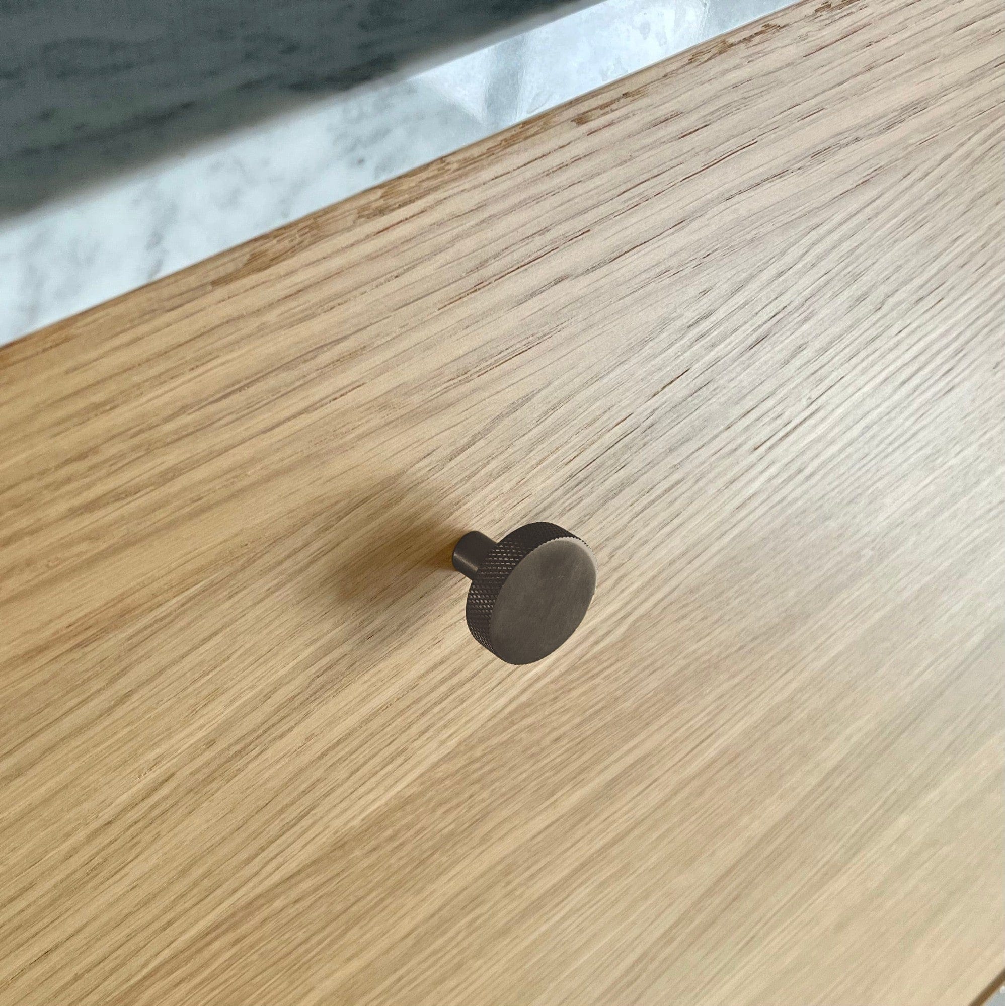 Paragon | Knop eller knage i Bruneret Messing uden Lak I-REFINE FINICC