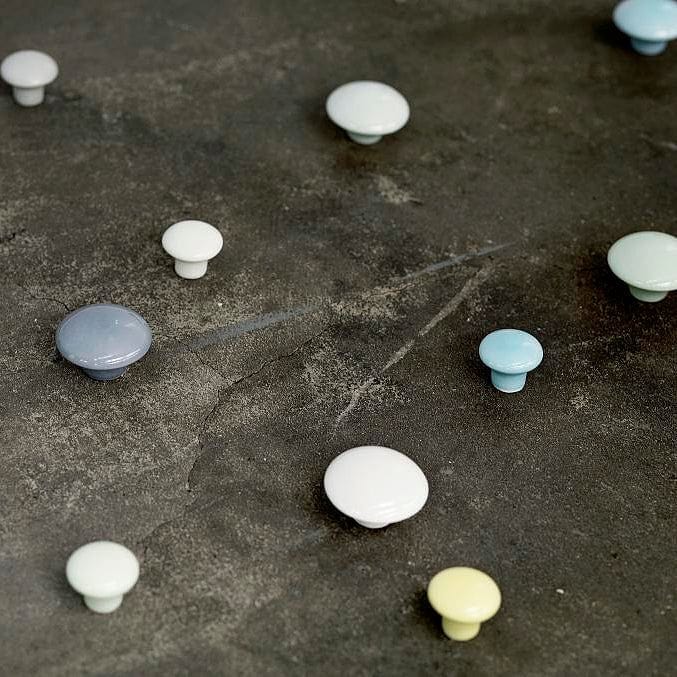 Plain Lilac | Møbelknop eller Knage i Porcelæn / Lilac Anne Black FINICC