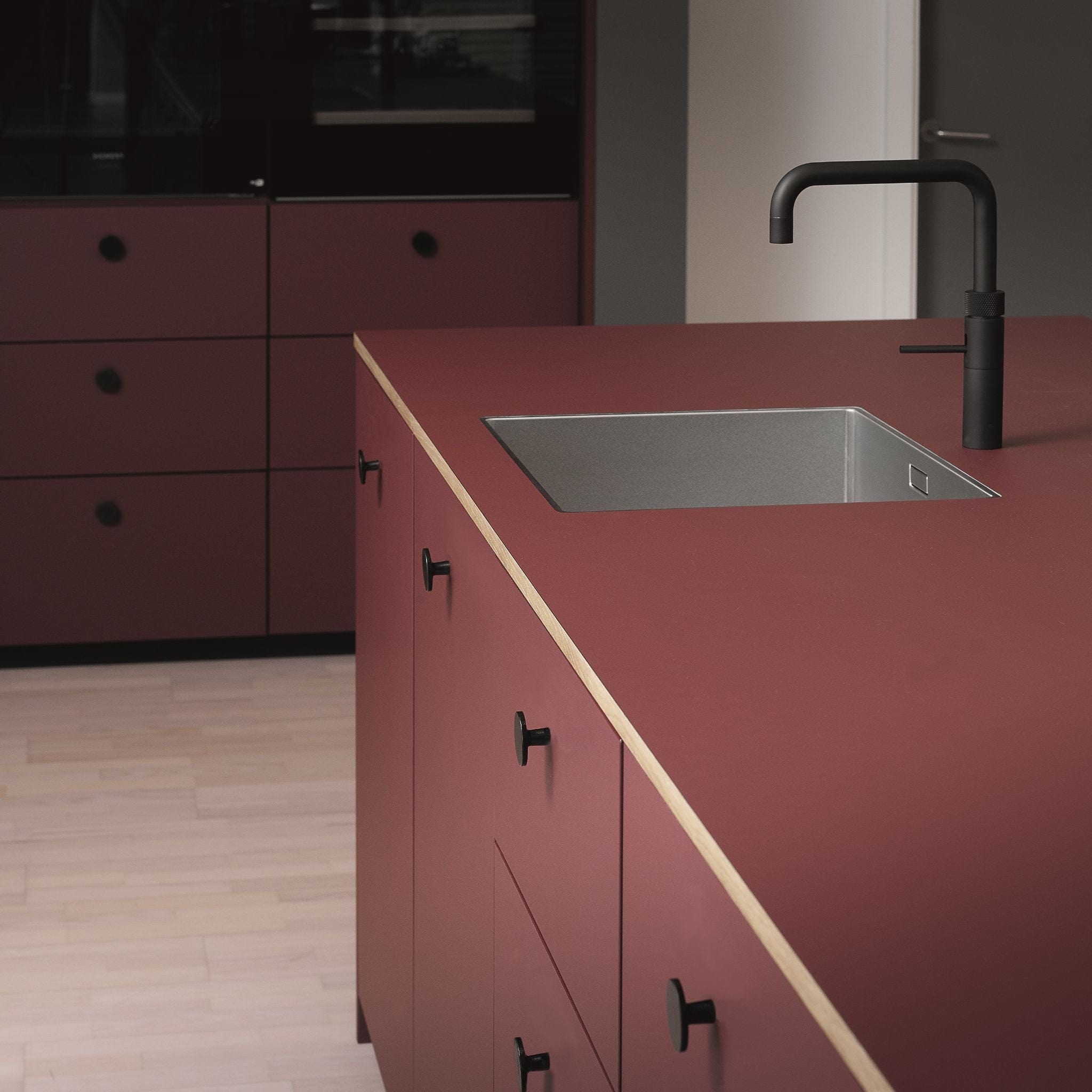 Plato | Knop i Børstet Mat Sort Ø 42 mm Furnipart FP-441320042-76 FINICC